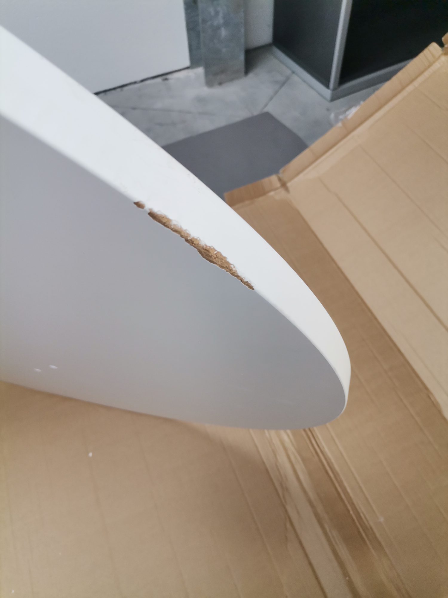 Tavolo XZ3 Tisch rund GESTELL SCHWARZ / PLATTE MDF WEISS LACKIERT Magis MÄNGELEXEMPLAR