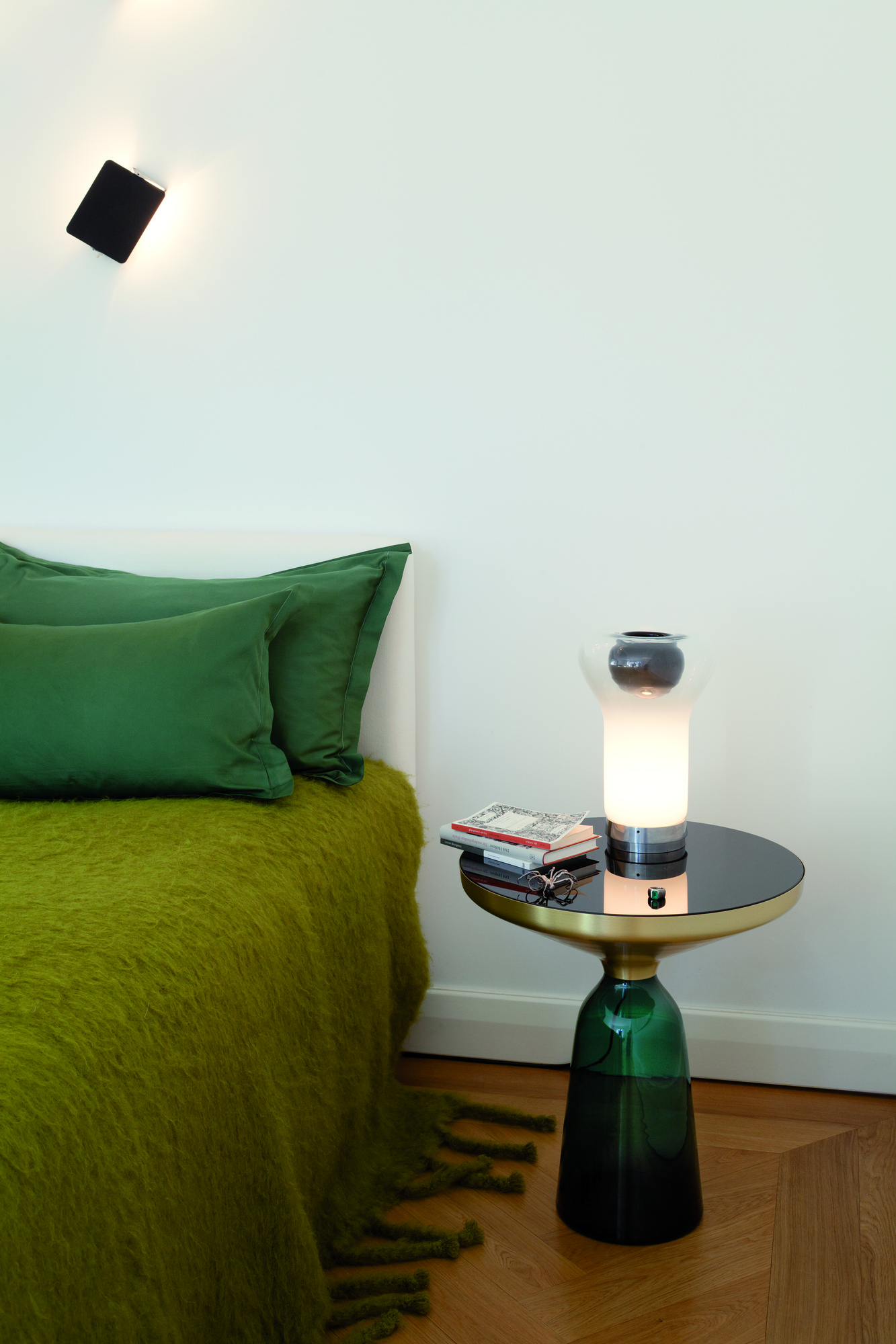 Bell Side Table Beistelltisch Messing Olivgrün ClassiCon