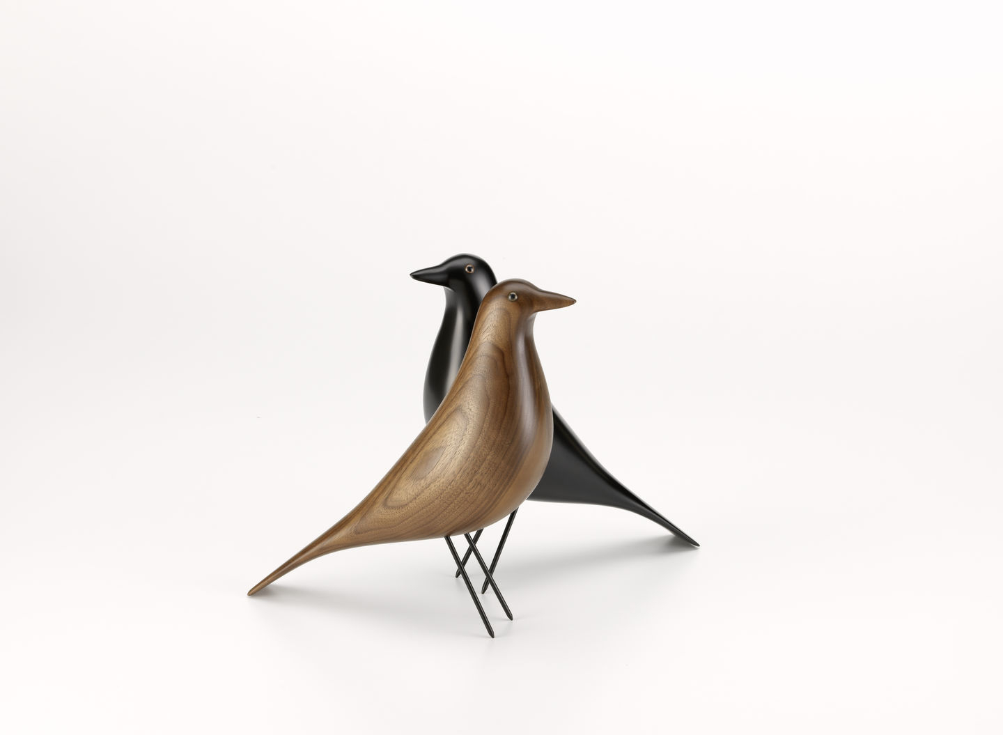Eames House Bird Skulptur Nussbaum Vitra