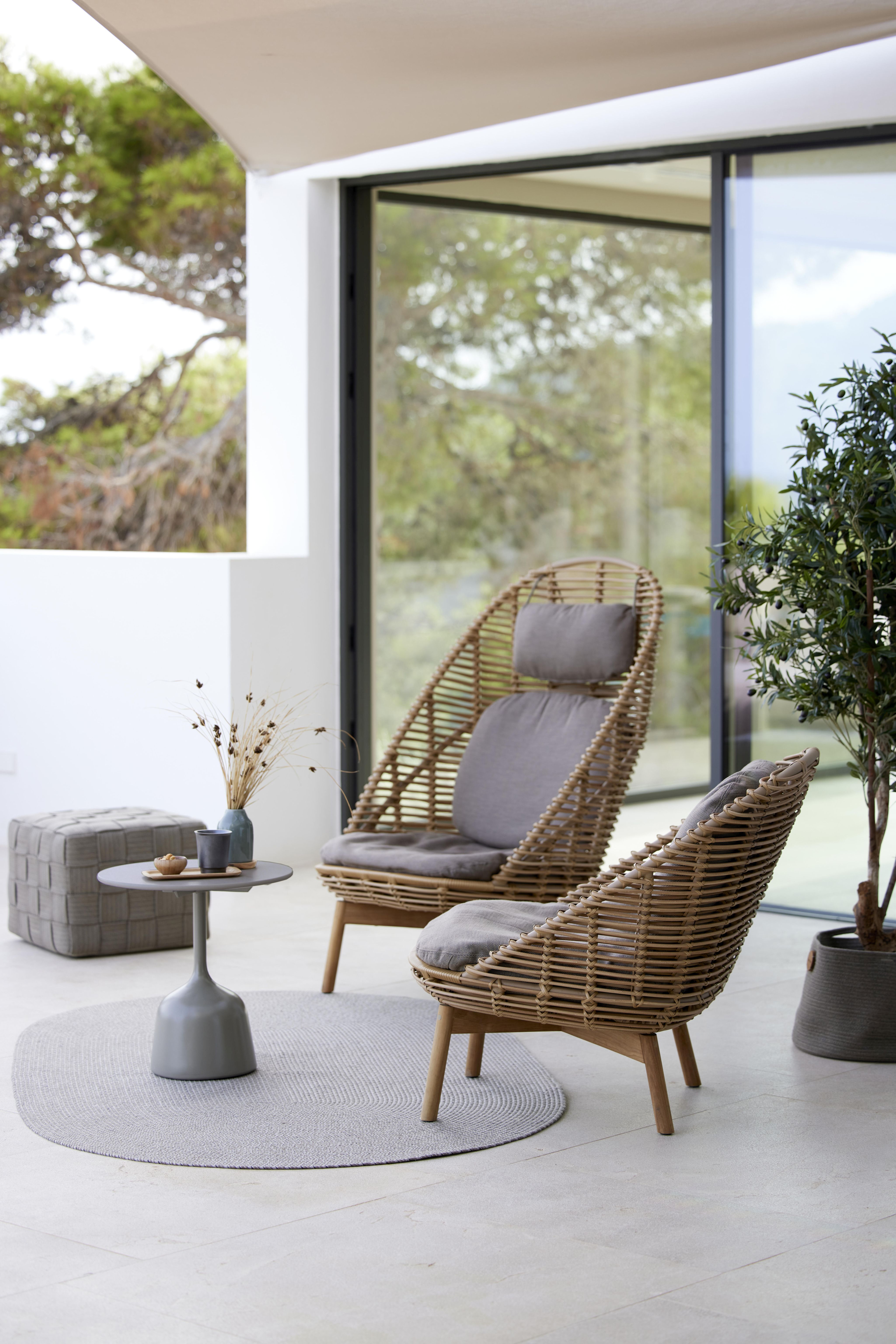 Hive Highbacksessel mit Beinen aus Teak Cane-Line