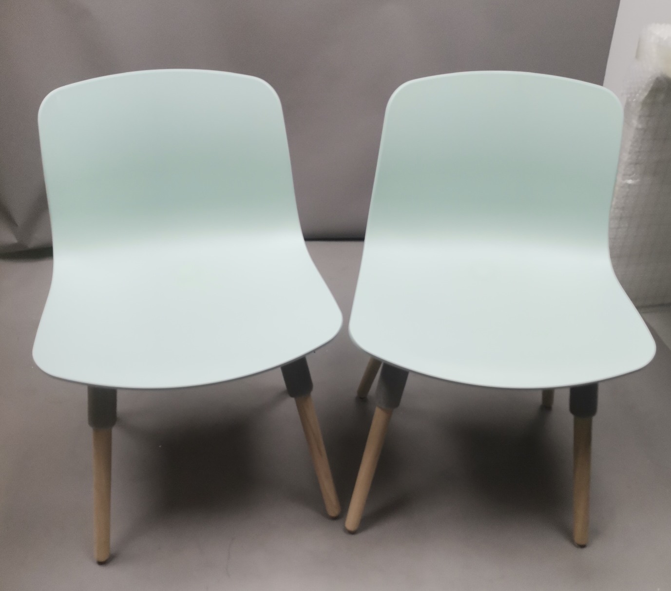 About a Chair AAC12 / AAC 12 Stuhl DUSTY MINT / EICHE GESEIFT Hay MÄNGELEXEMPLAR 2-er Set