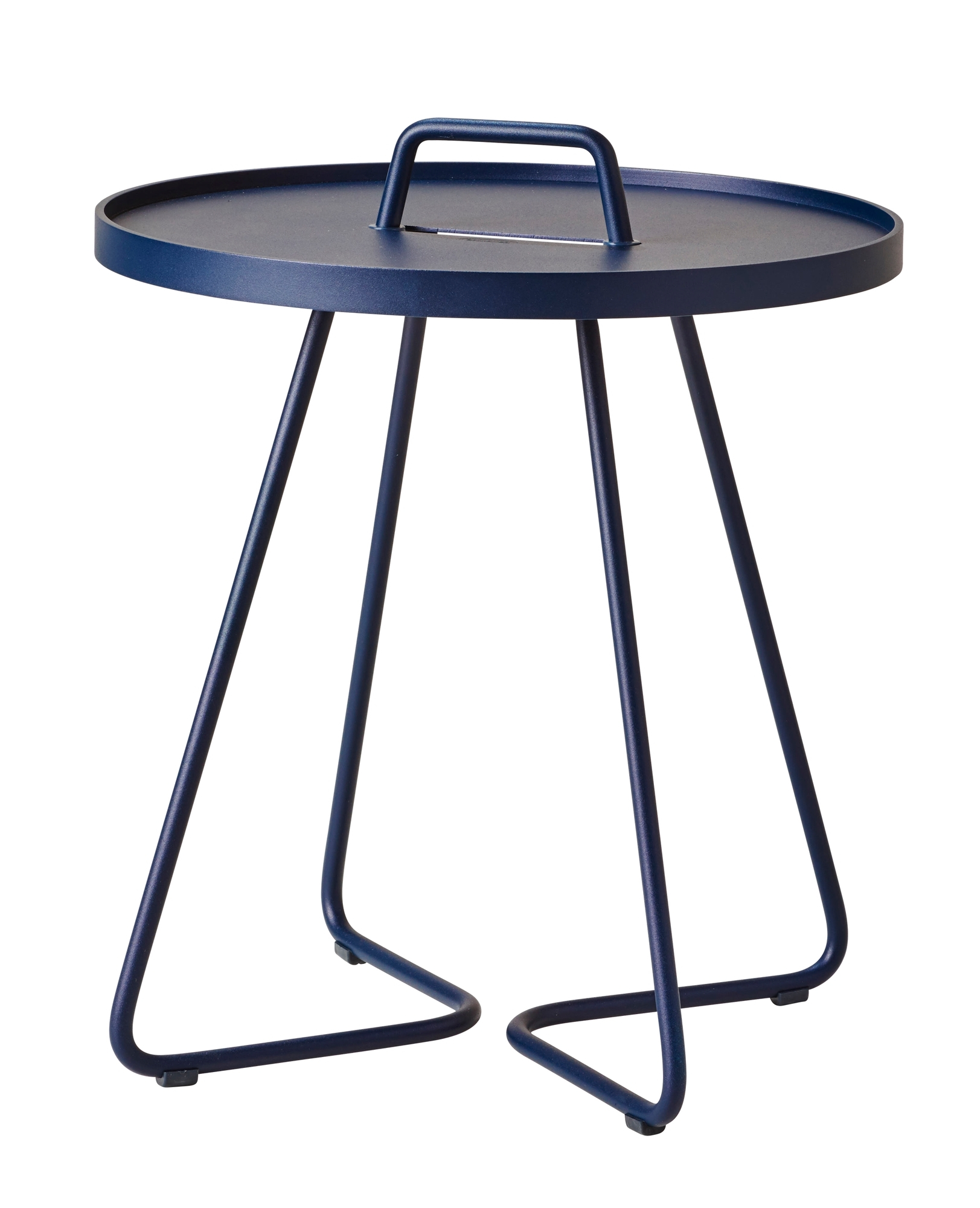 Cane-Line On-The-Move Beistelltisch in Mitternachtsblau, ideal für den Outdoor-Bereich, mit praktischem Tragegriff.