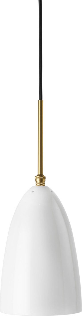 Nahaufnahme der Gräshoppa Pendelleuchte von Gubi, alabasterweiß glänzend, mit schwarzem Kabel und goldenen Details.