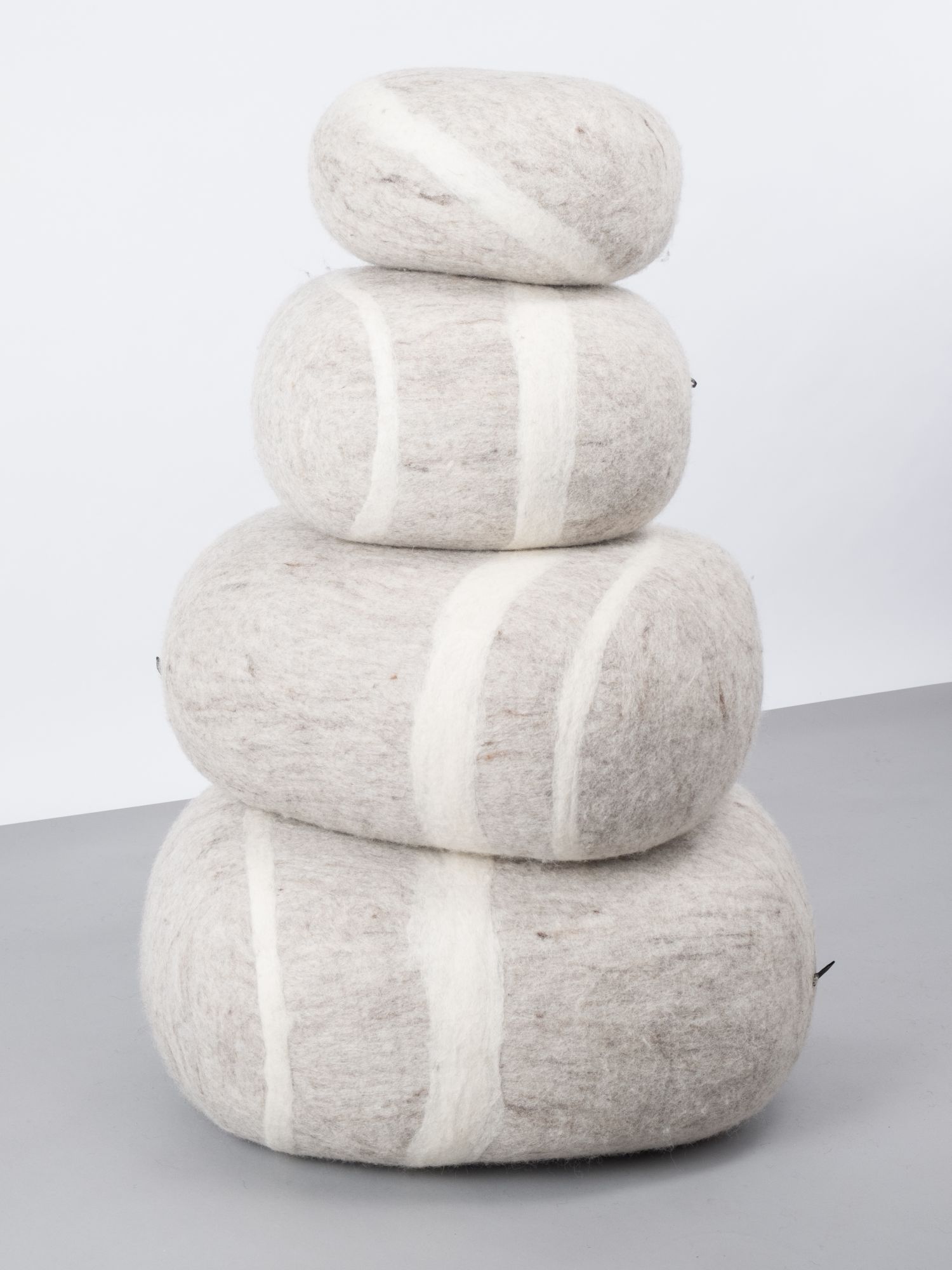 Filz Kieselstein Hocker 3XL Béla myfelt
