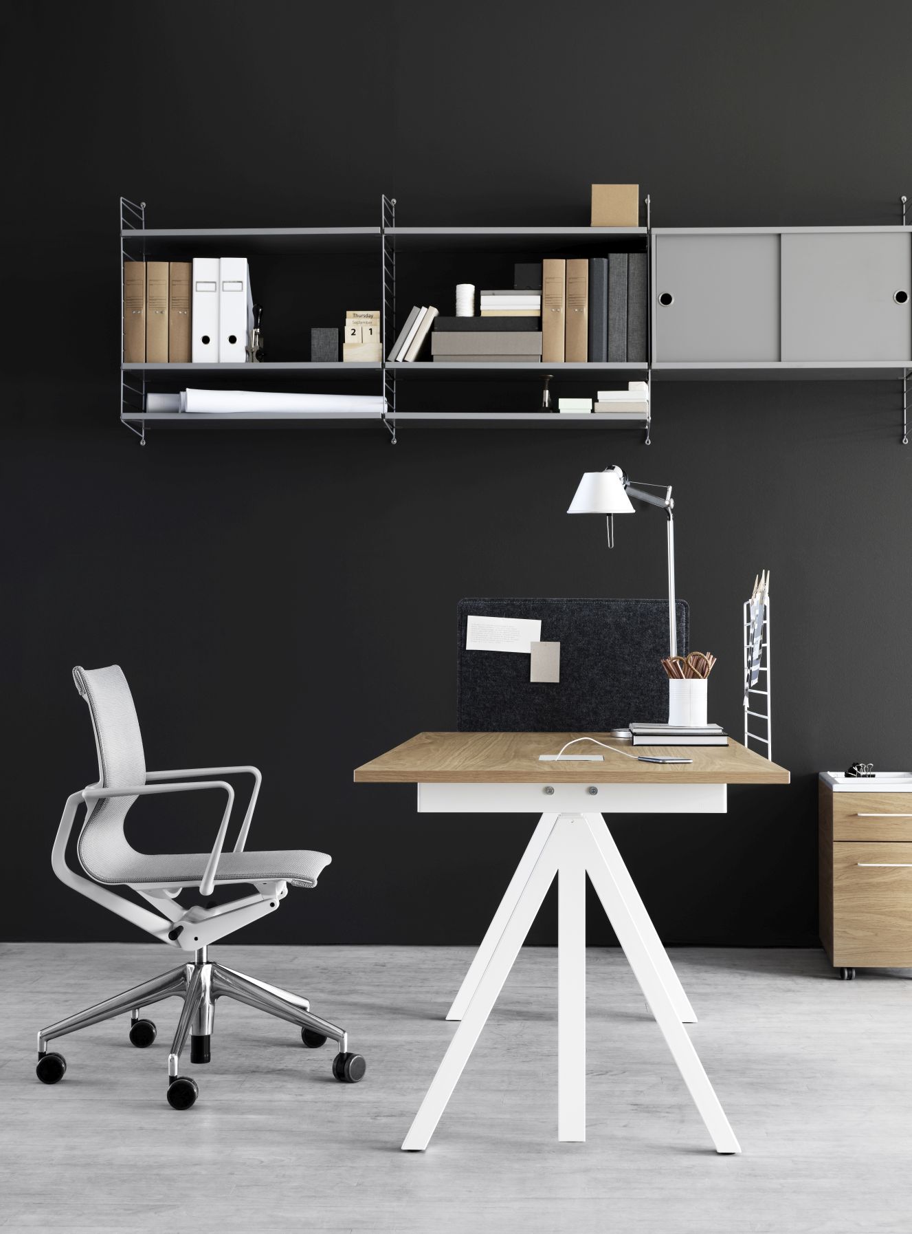 Schreibtisch Fix String Furniture Eiche