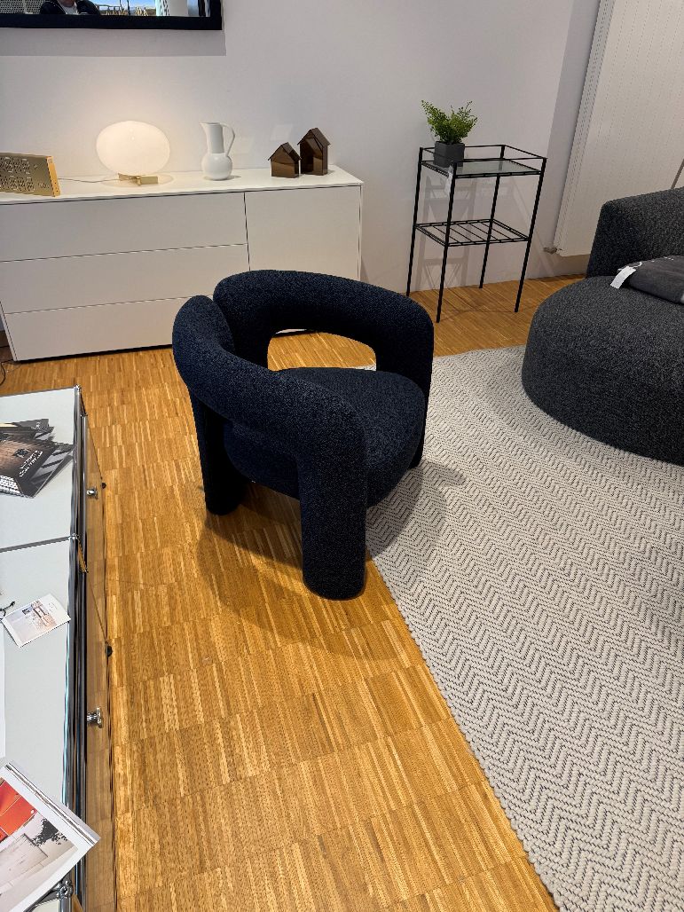 577 Dudet Sessel TESS."LOOK" NOTTE Cassina AUSSTELLUNGSSTÜCK