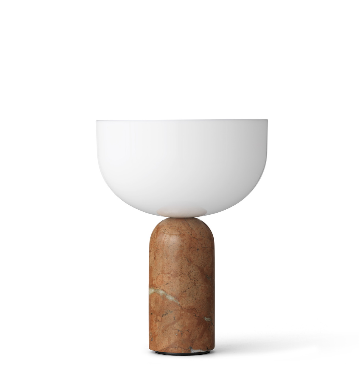 Kizu Tischleuchte: Moderne Akkuleuchte mit Marmorfuß und weißem Lampenschirm für stimmungsvolles Licht.