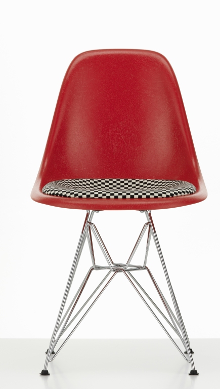 Eames Fiberglass Chair DSR Stuhl mit Sitzpolster Vitra