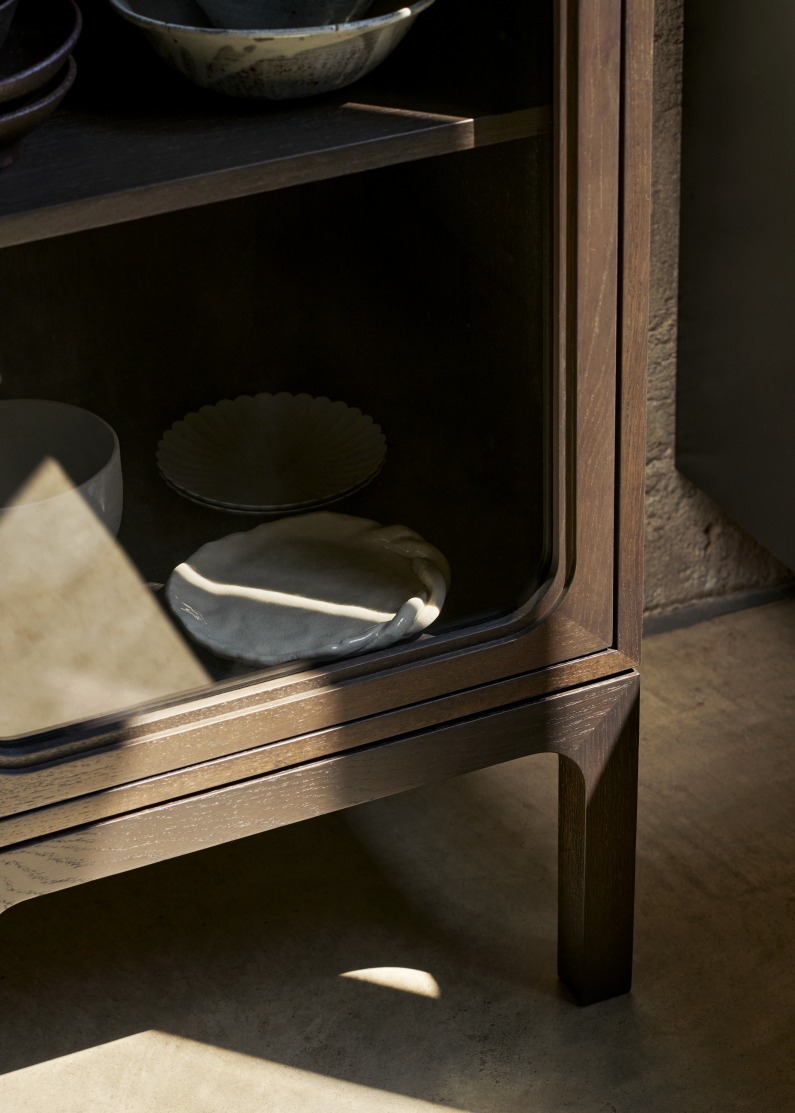 Trace SC87 Schrank / Vitrine AndTradition