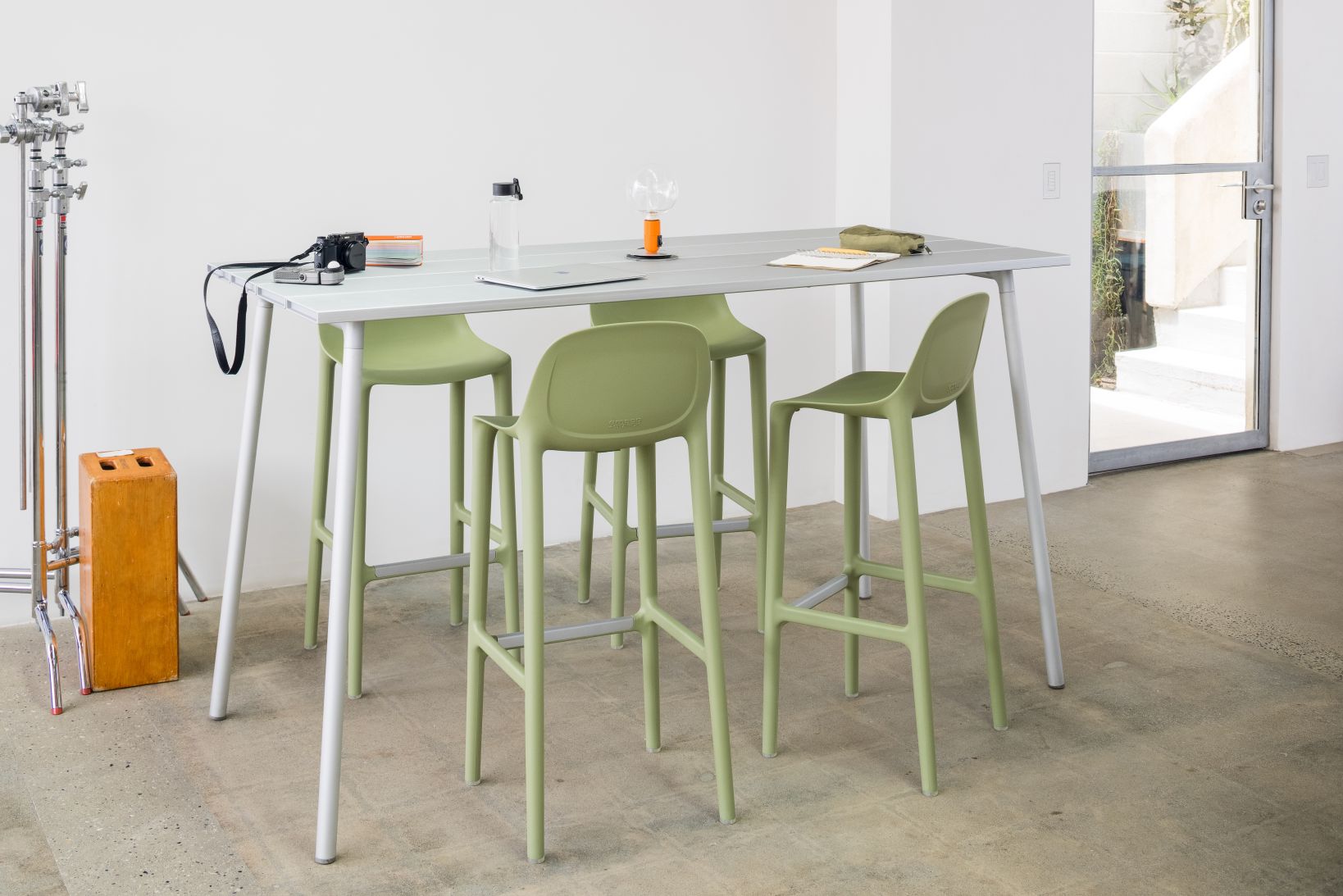 Broom Barstool Barhocker Buttergelb Emeco