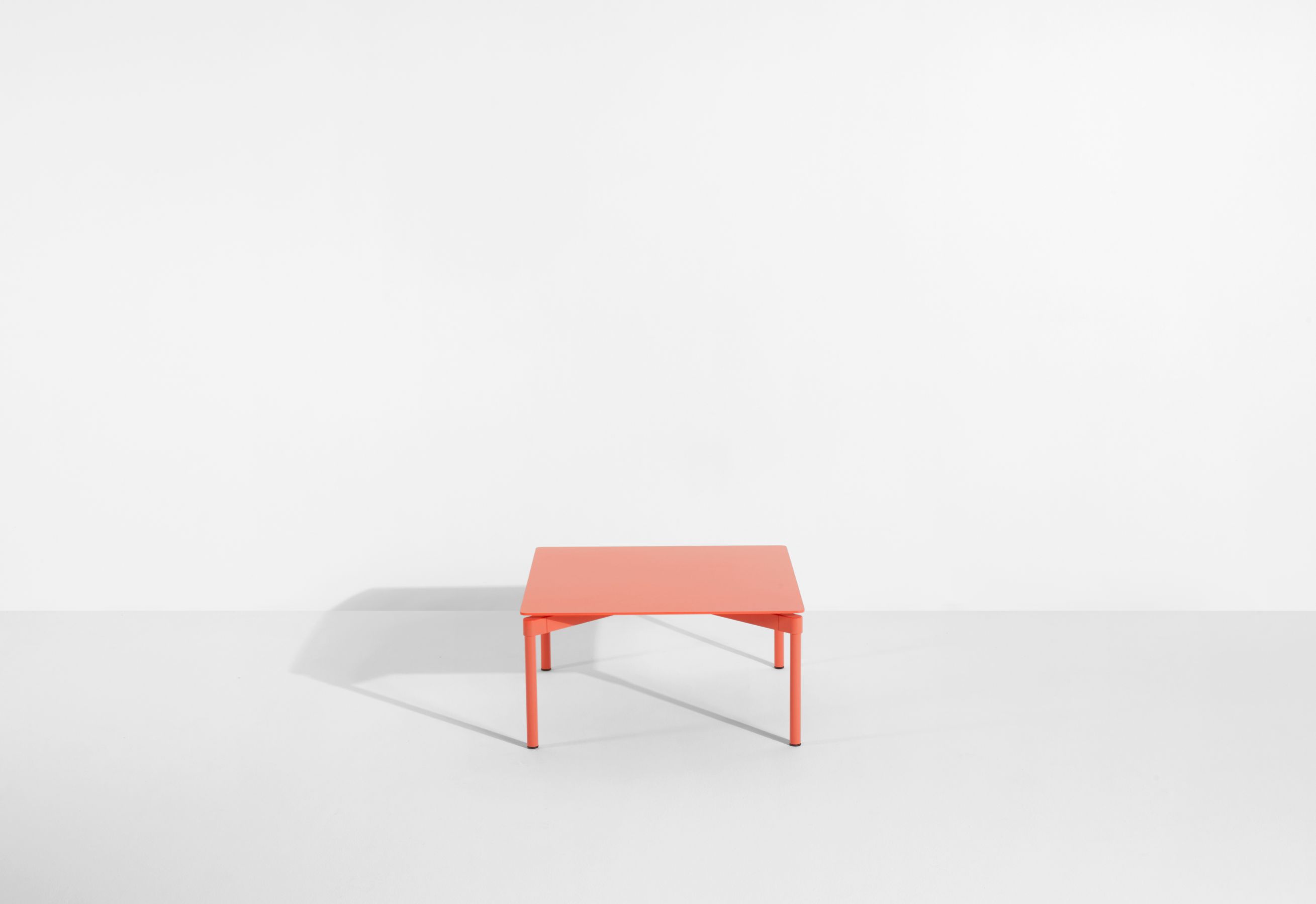 Fromme Coffee Table Couchtisch Petite Friture Coral