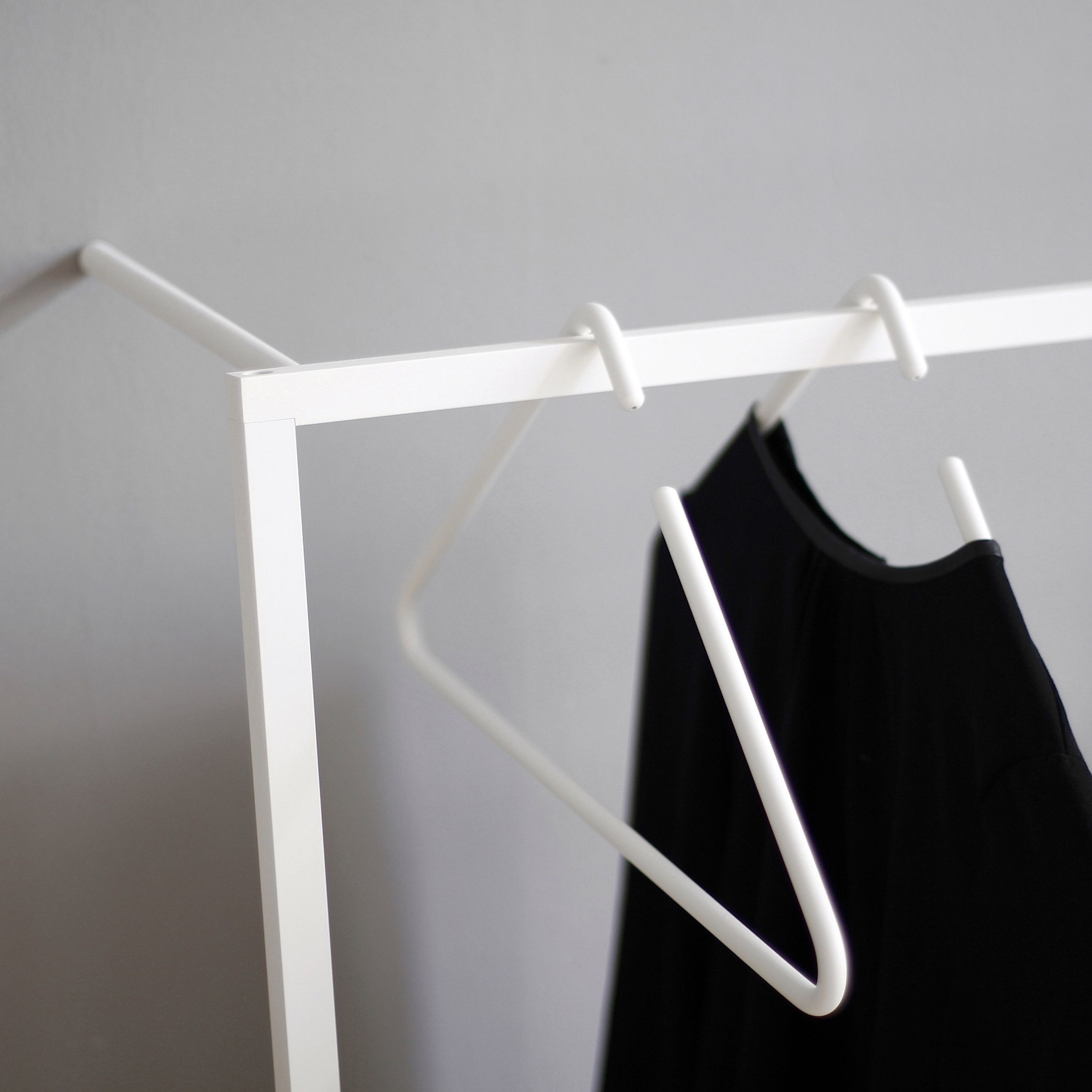 Leano Anlehngarderobe Roomsafari Weiß