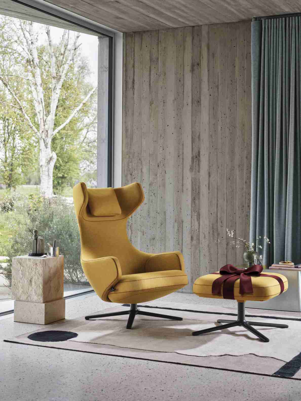 Grand Repos Sessel  + Ottoman Vitra Poliert Nubia Elfenbein / Perle