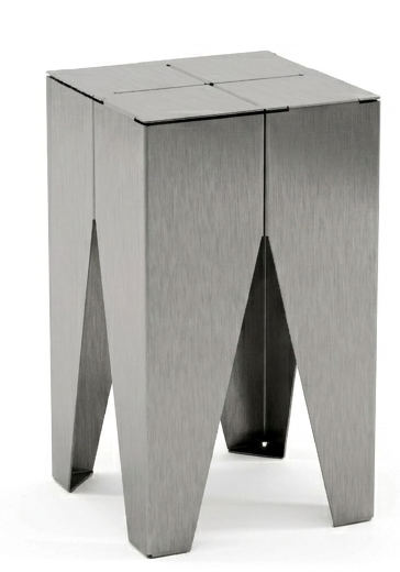 Backenzahn Hocker/Tischchen aus Stahl e15