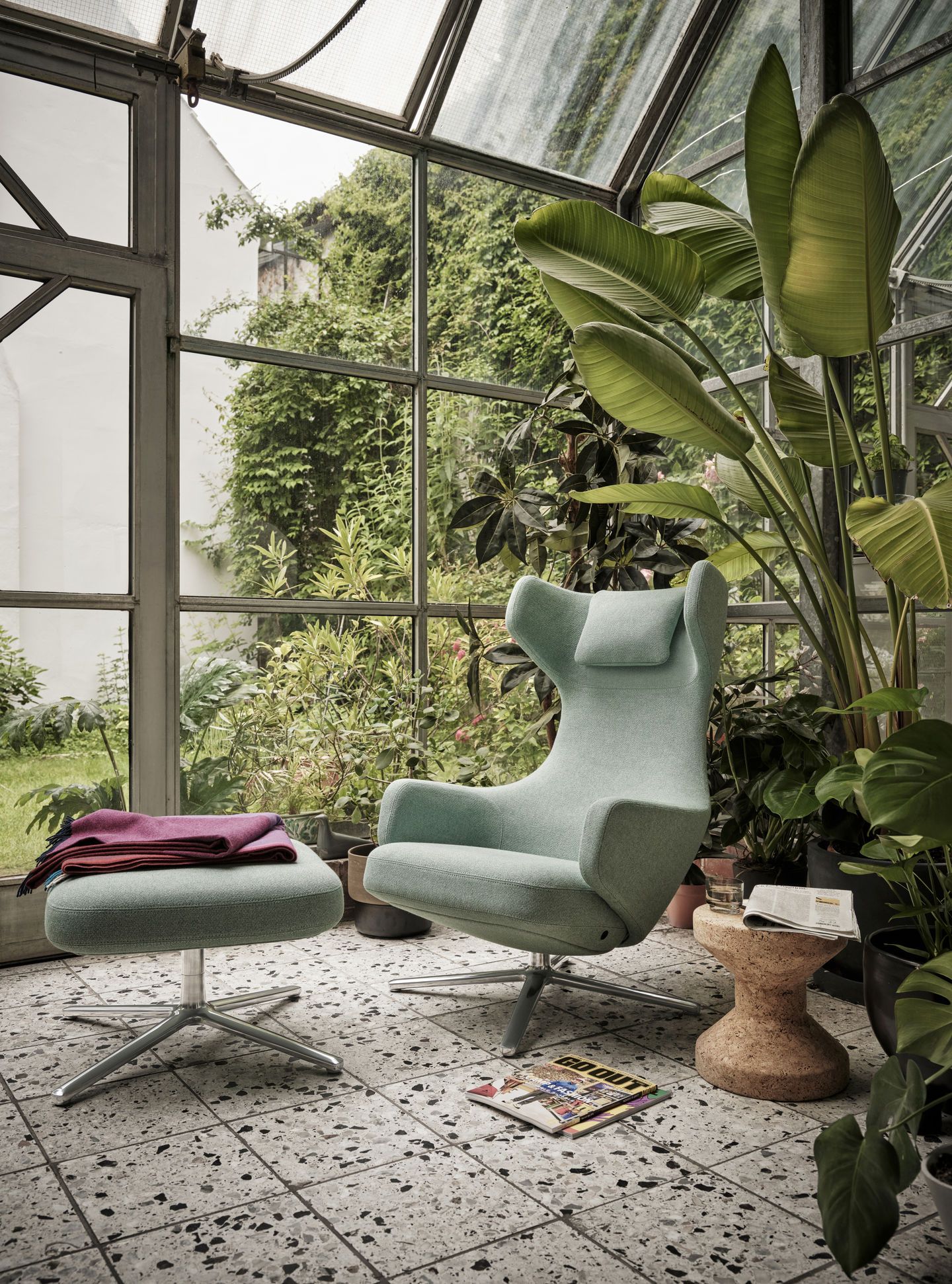 Grand Repos Sessel & Ottoman Vorzugskombination Vitra Cosy Kieselstein 40 cm