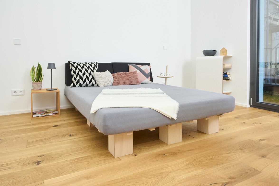 System Bett Tojo mit Cube Nachttisch geschenkt! System Bett Tojo mit Cube Nachttisch geschenkt!