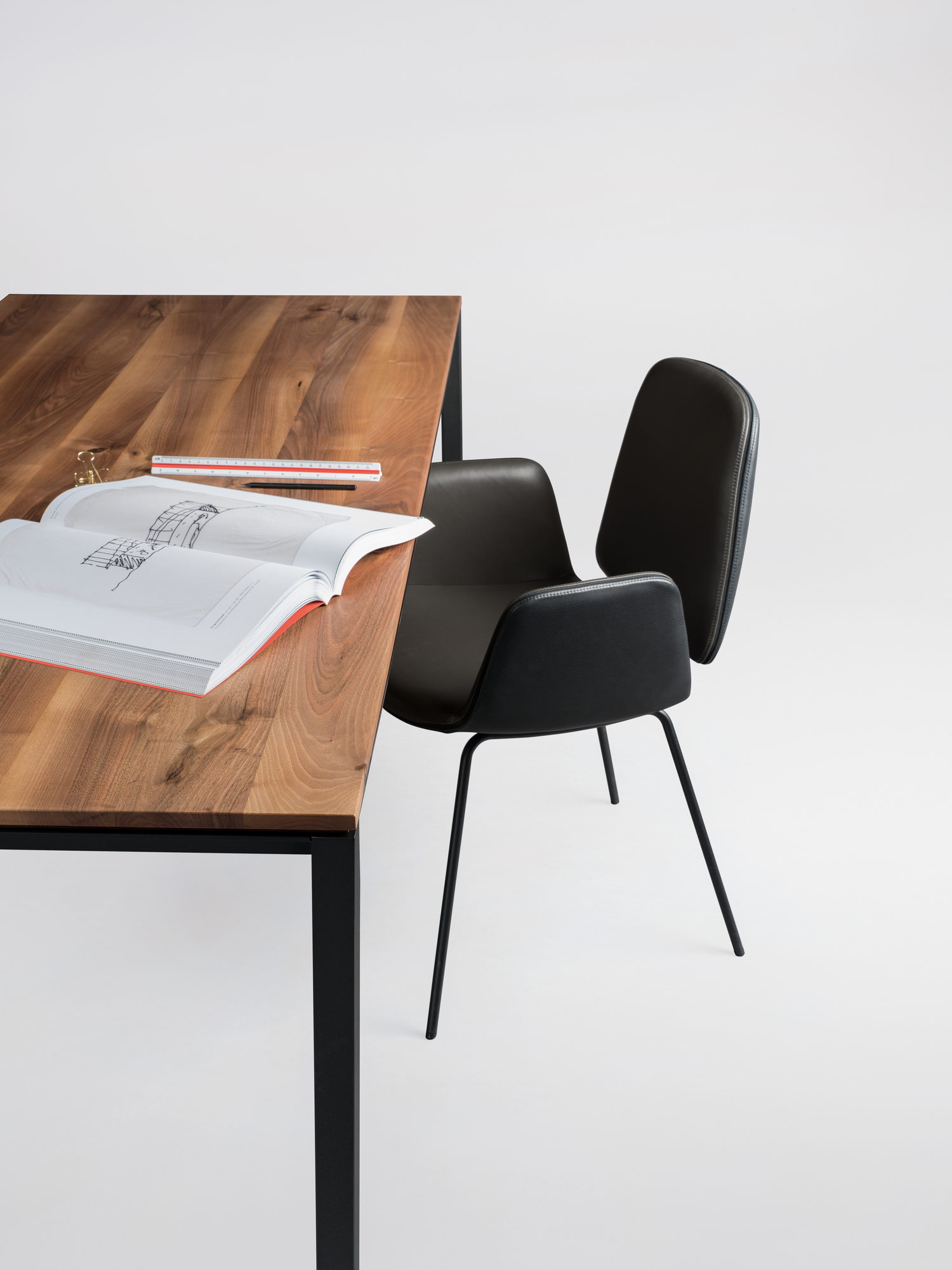S 600 Tisch Nussbaum Janua