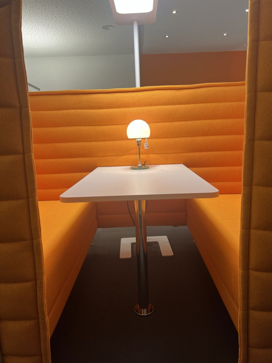 Alcove Cabin Highback 2-Sitzer Vitra AUSSTELLUNGSSTÜCK / GEBRAUCHTMÖBEL