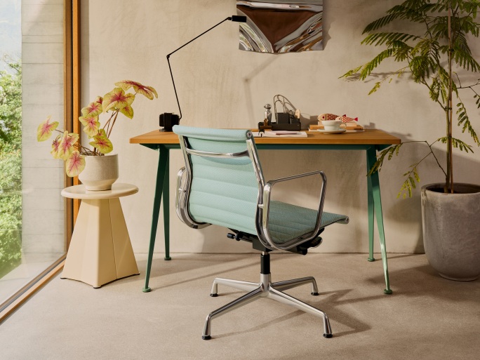 Aluminium Chair EA 131 / EA131 Stuhl Vitra