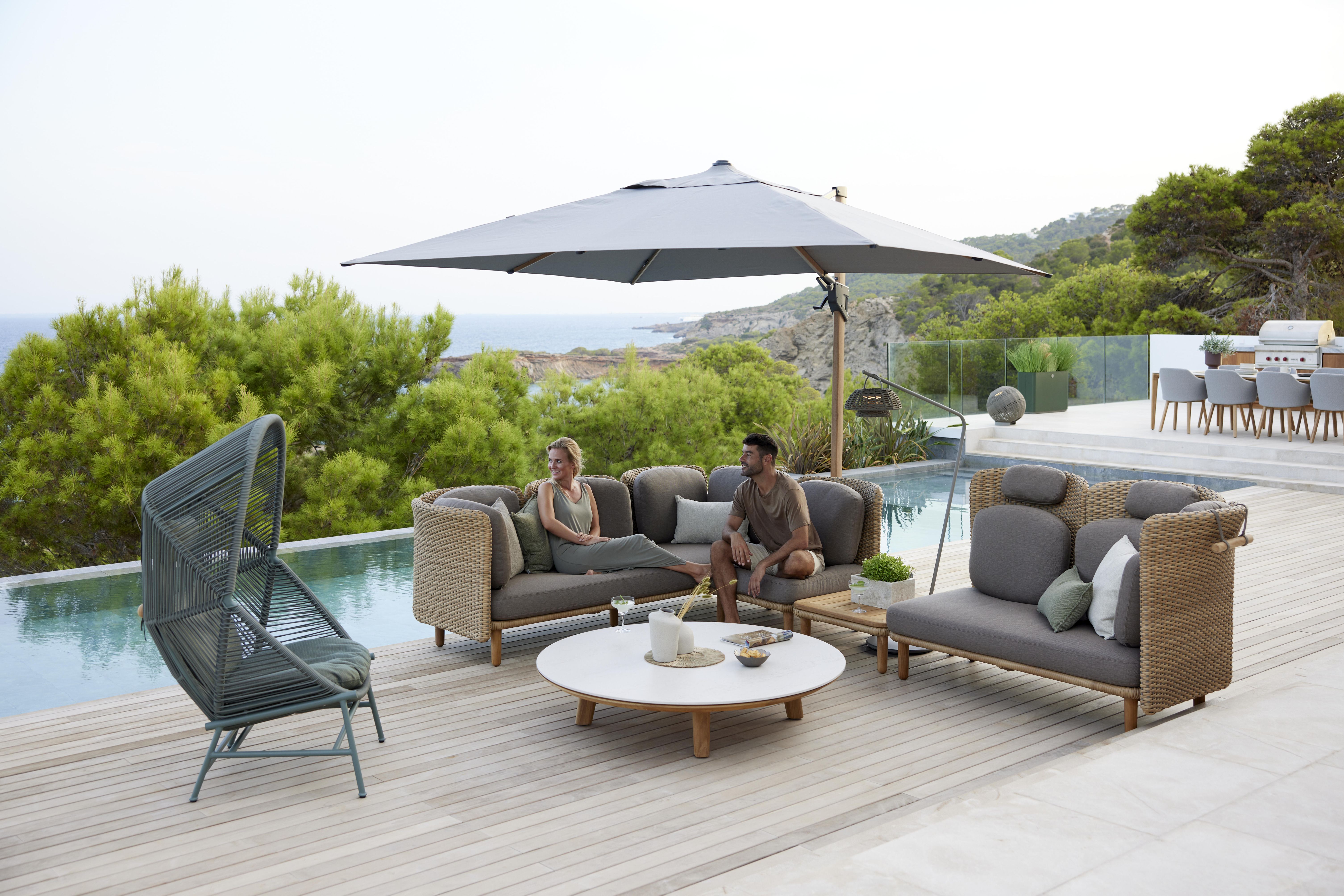 Arch Outdoor Couchtisch mit Teak Tischplatte Cane-Line