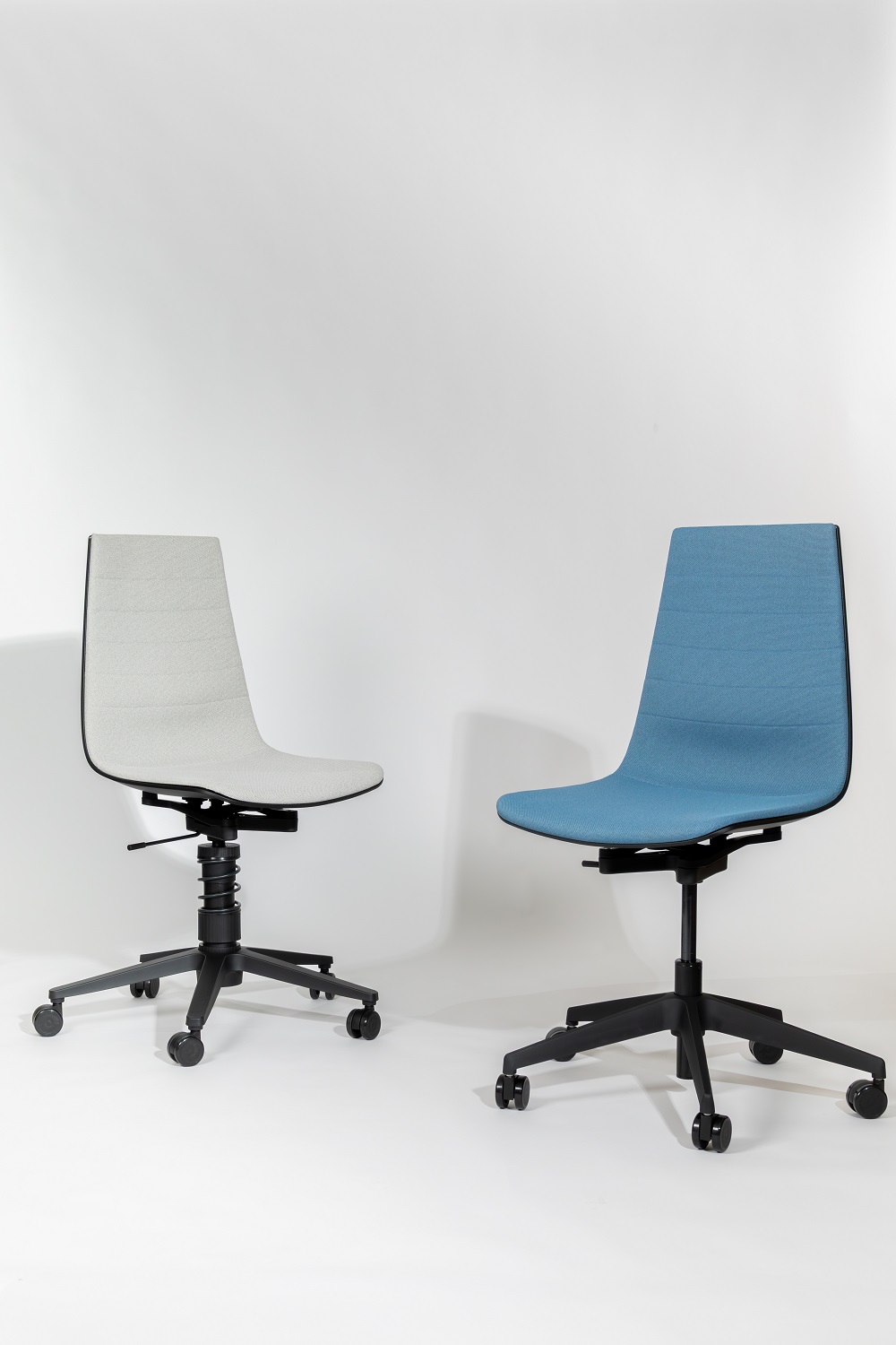 Linu Task Conference Konferenzstuhl mit Säule Aeris