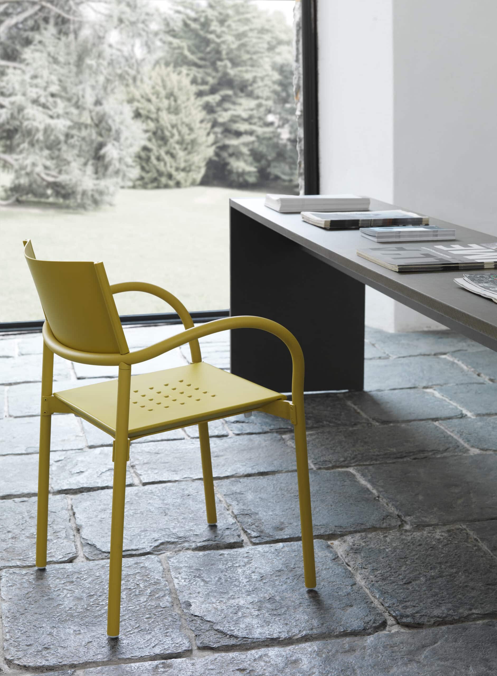 Breeze Stuhl Segis Schwarz Aluminium matt