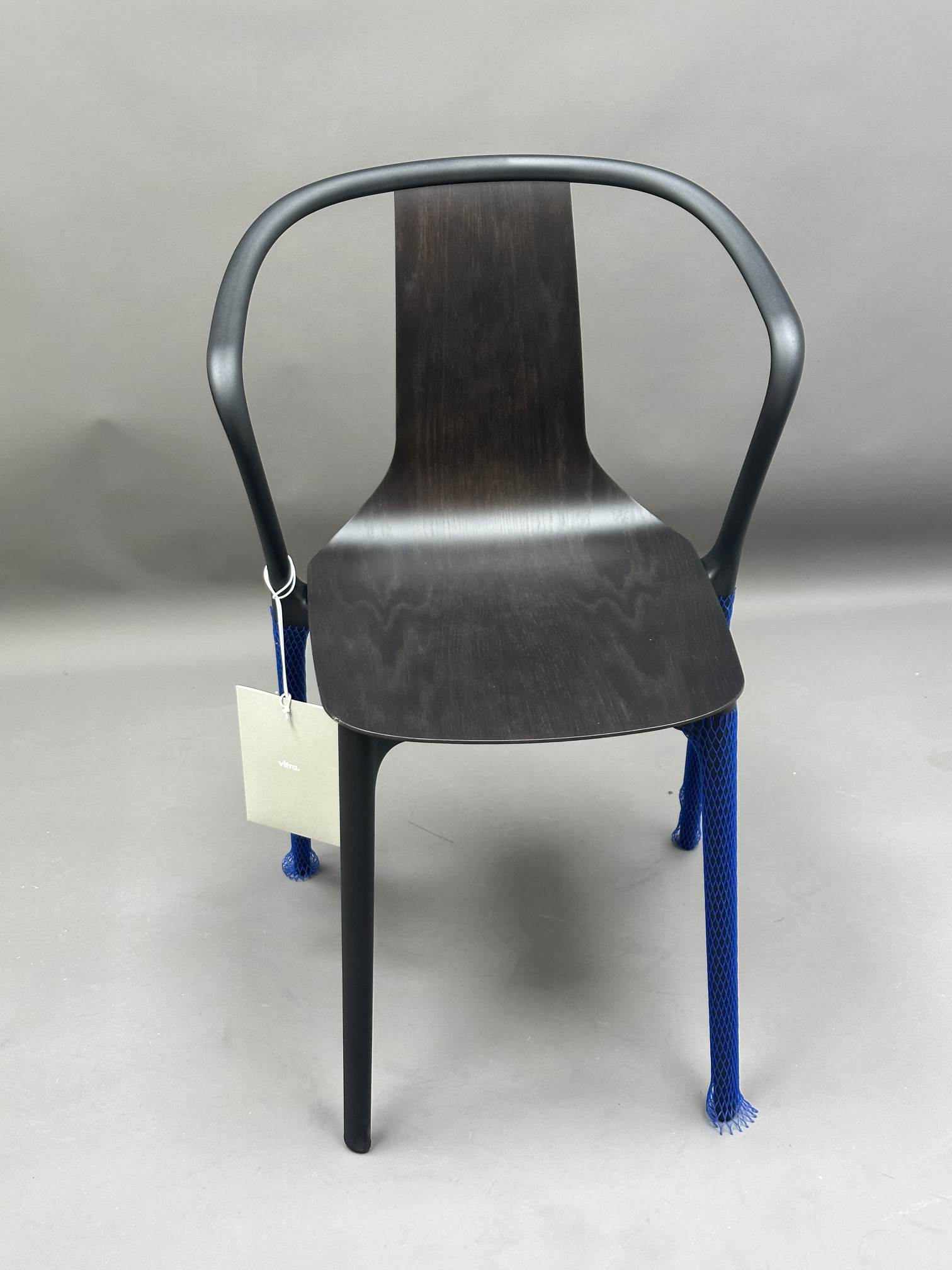 Belleville Armchair Wood Stuhl GESTELL TIEFSCHWARZ / SITZSCHALE EICHE DUNKEL Vitra MÄNGELEXEMPLAR