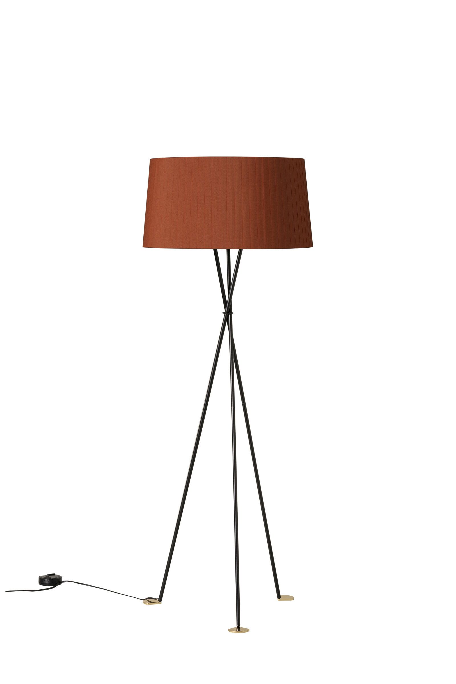 Tripode G5 Stehleuchte in Terracotta von Santa & Cole mit schwarzem Stativfuß.