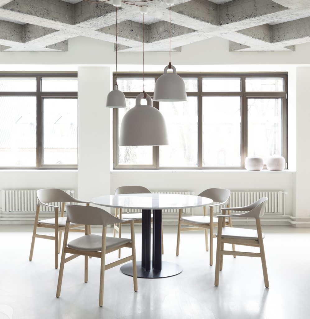 Bell Lamp Hängeleuchte Normann Copenhagen Sand Ø 35 cm