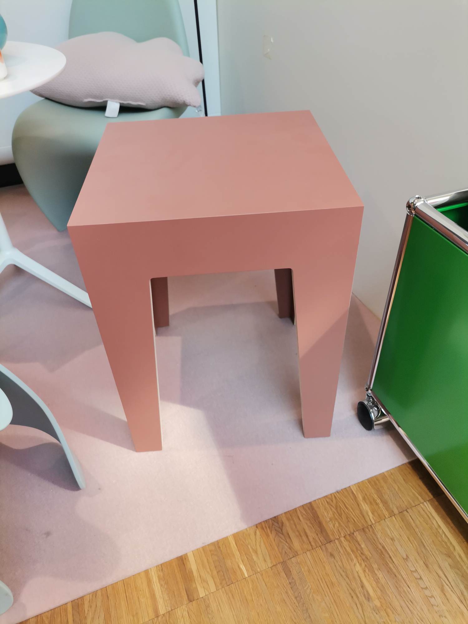 HENRIK Hocker TERRAKOTTA Das ganze Leben AUSSTELLUNGSSTÜCK 