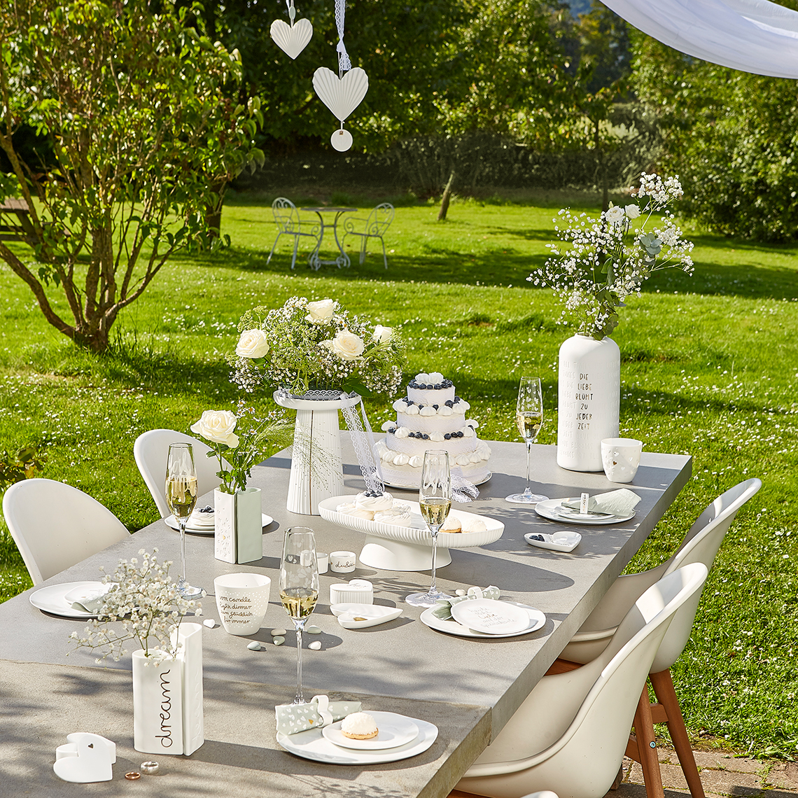 "Die Liebe Blüht zu Jeder Zeit" Hochzeit Vase Räder 