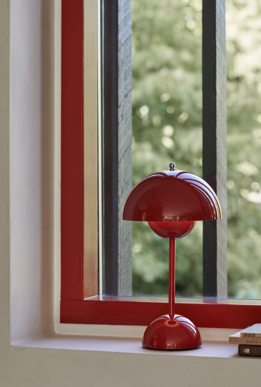 Flowerpot VP9 Portable Akkuleuchte / Tischleuchte mit USB Vermilion red AndTradition EINZELSTÜCK