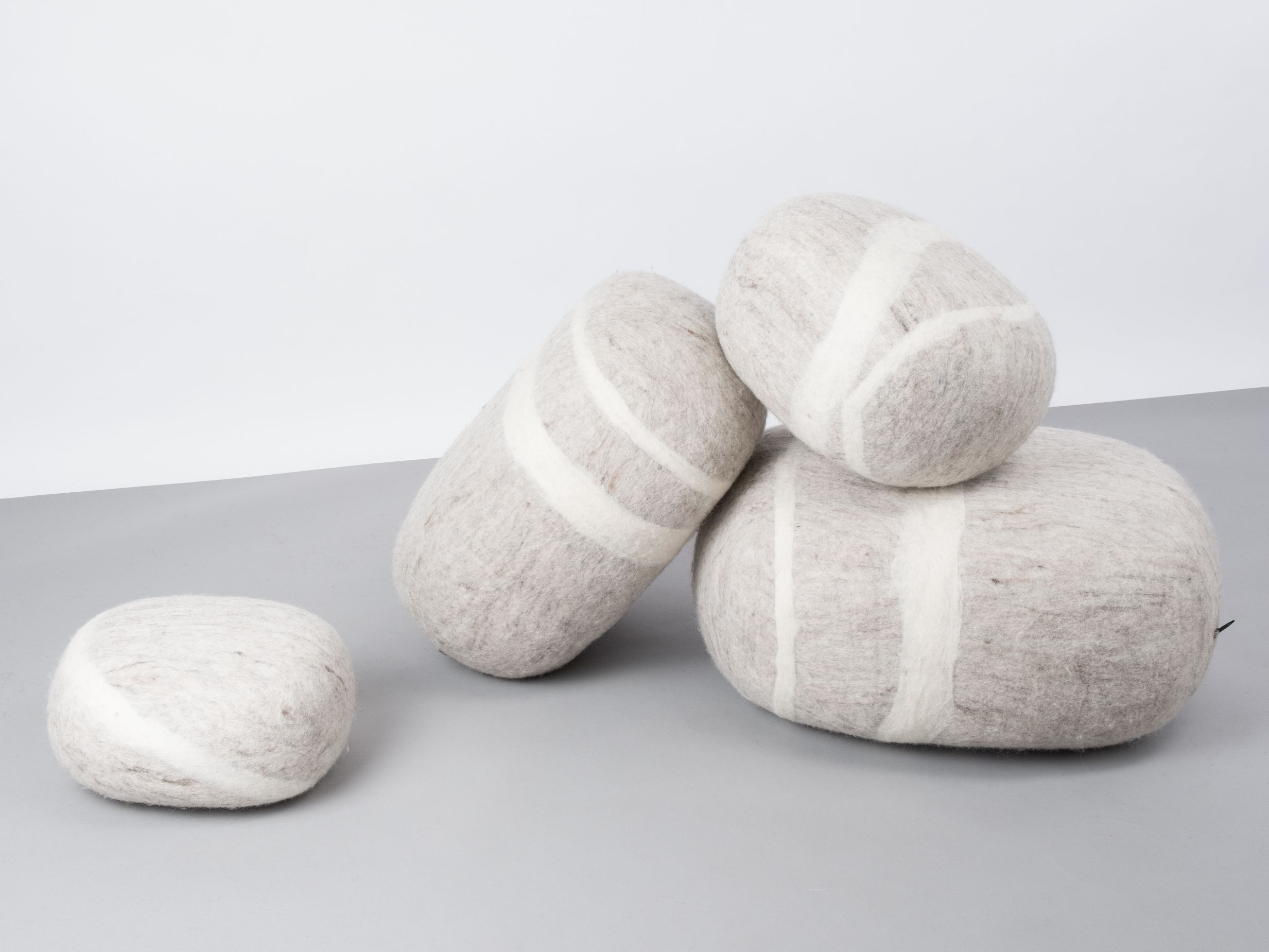 Filz Kieselstein Hocker 3XL Béla myfelt