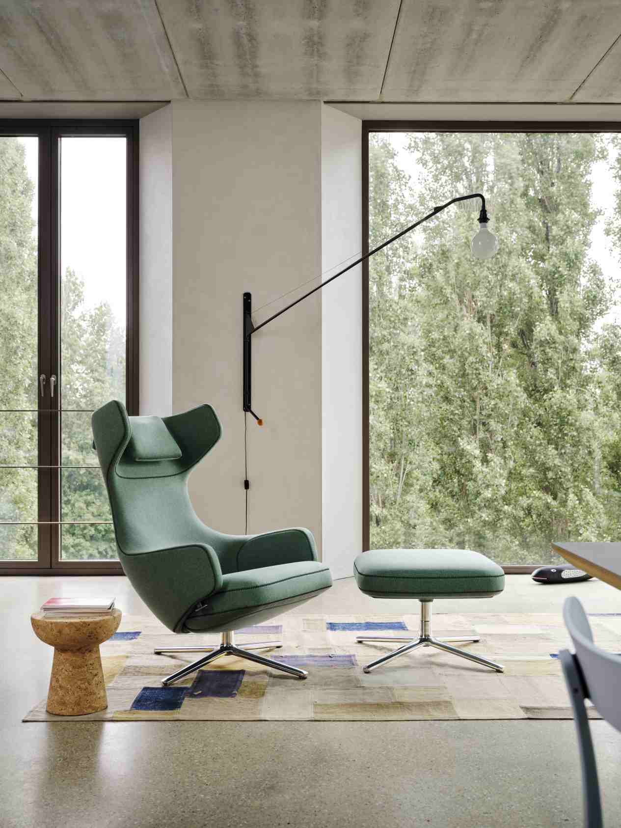 Grand Repos Sessel  + Ottoman Vitra Poliert Nubia Elfenbein / Perle