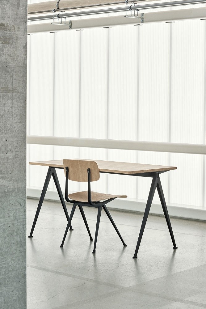 Pyramid Table 01 Tisch / Sekretär Hay