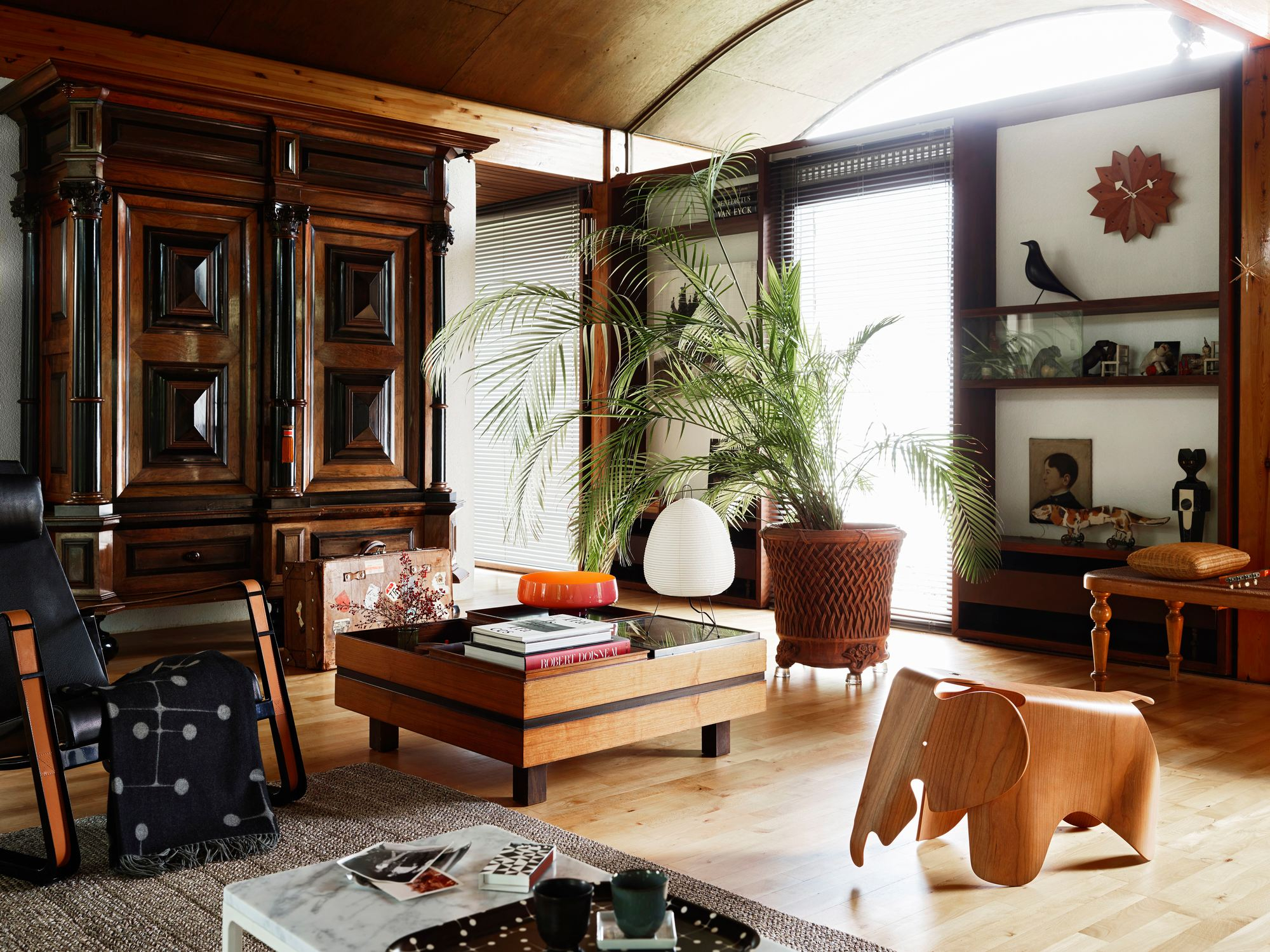 Eames Elephant Plywood Kirschbaum Hocker Vitra