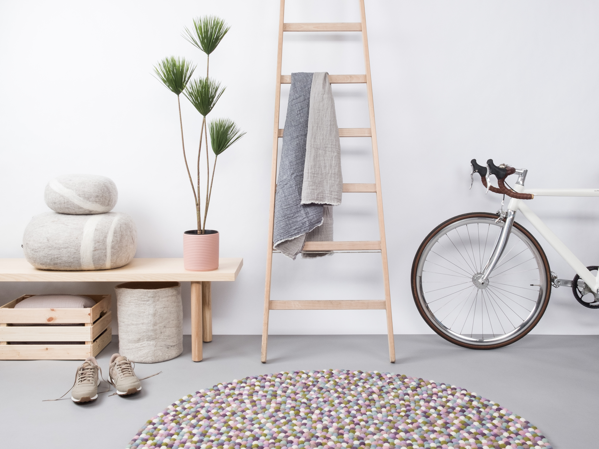 Filzkugel Teppich rund 140 cm myfelt