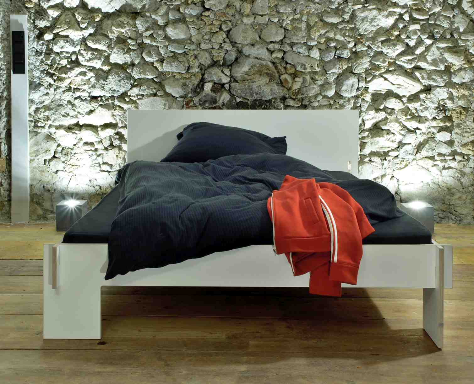 Siebenschläfer Bett mit Kopfteil Nils Holger Moormann B 180 Schwarz