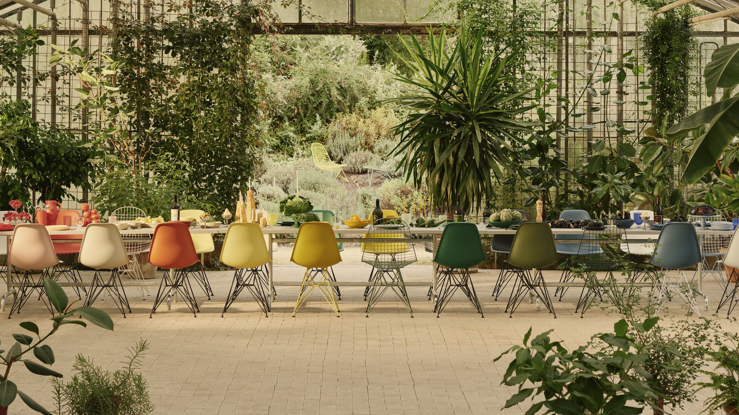 Eames Plastic Side Chair DSR Stuhl Vitra