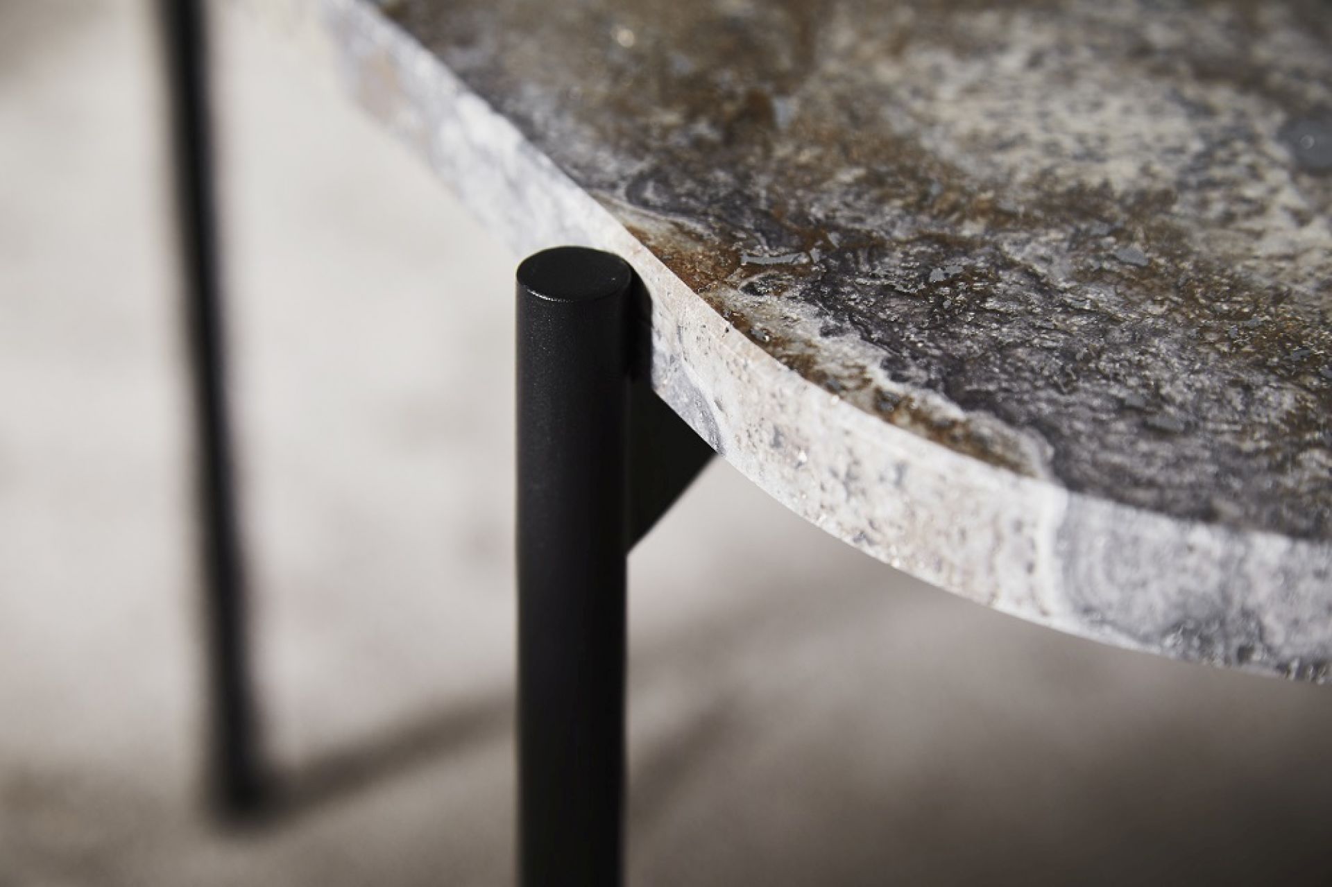 La Terra Ocassional table Couchtisch GROß GRAU MELANGE Woud EINZELSTÜCK