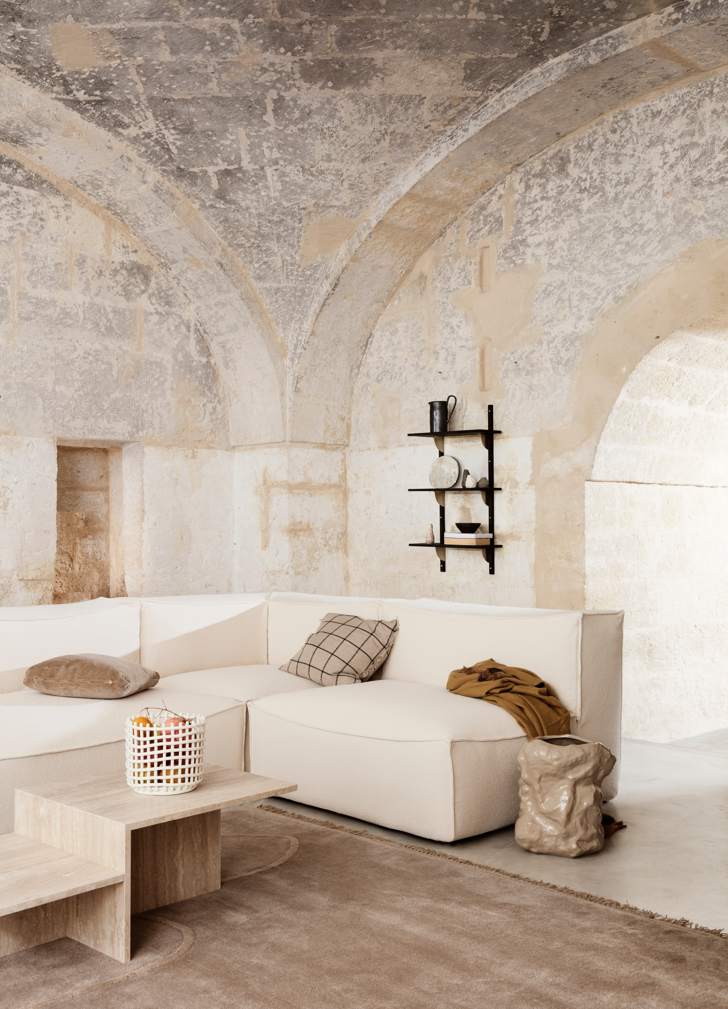 Distinct Coffee Table - Travertine Couchtisch Ferm Living