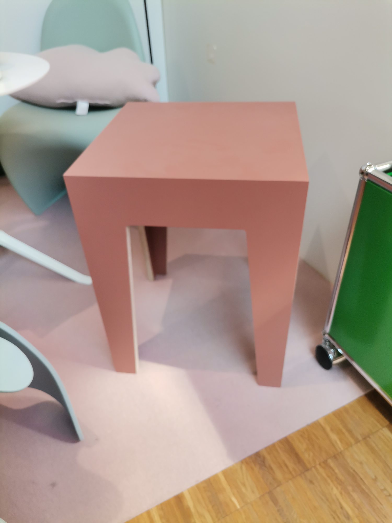 HENRIK Hocker TERRAKOTTA Das ganze Leben AUSSTELLUNGSSTÜCK 