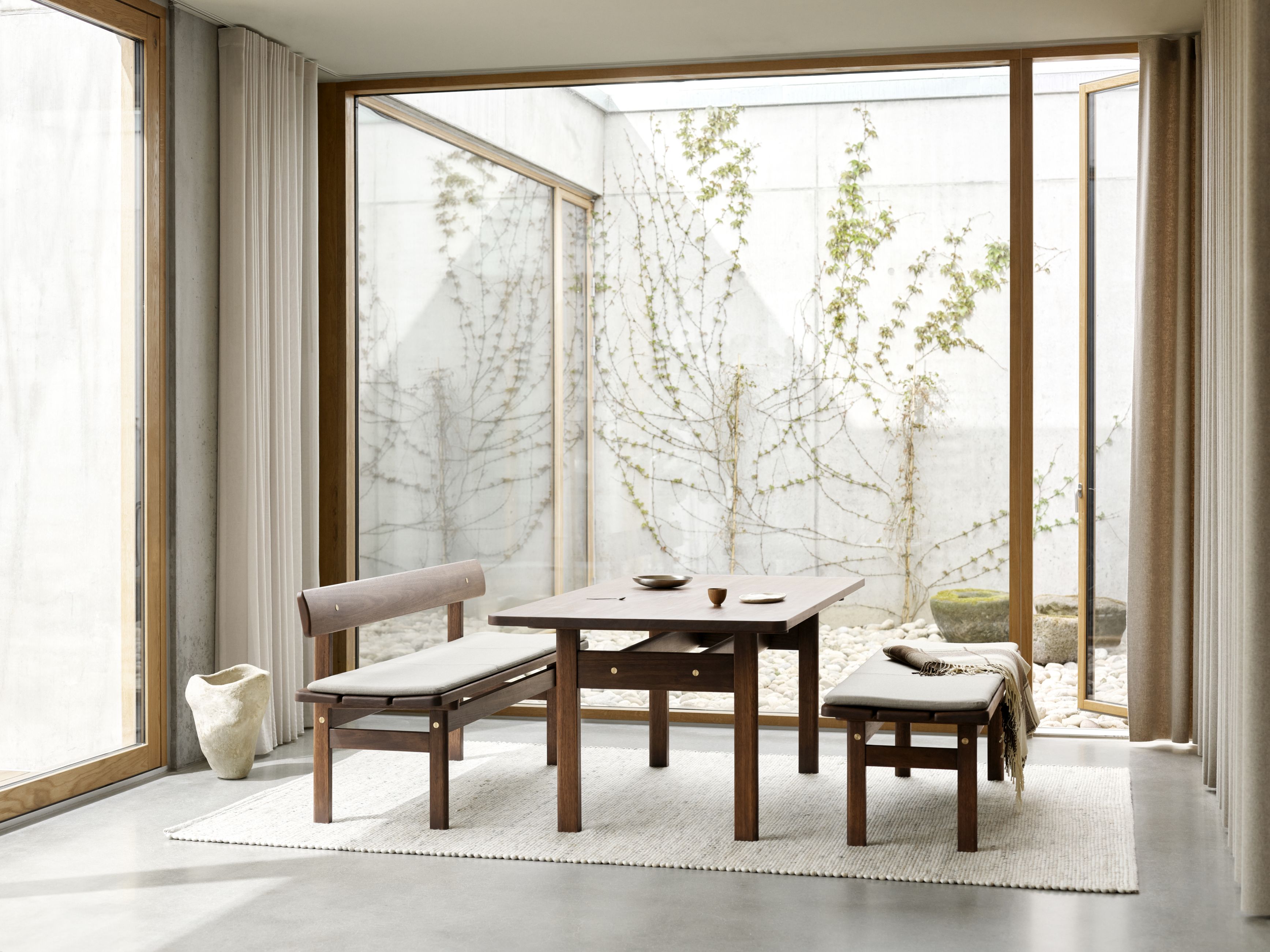 Asserbo Series Tisch dunkel geölter Eukalyptus Carl Hansen & Søn