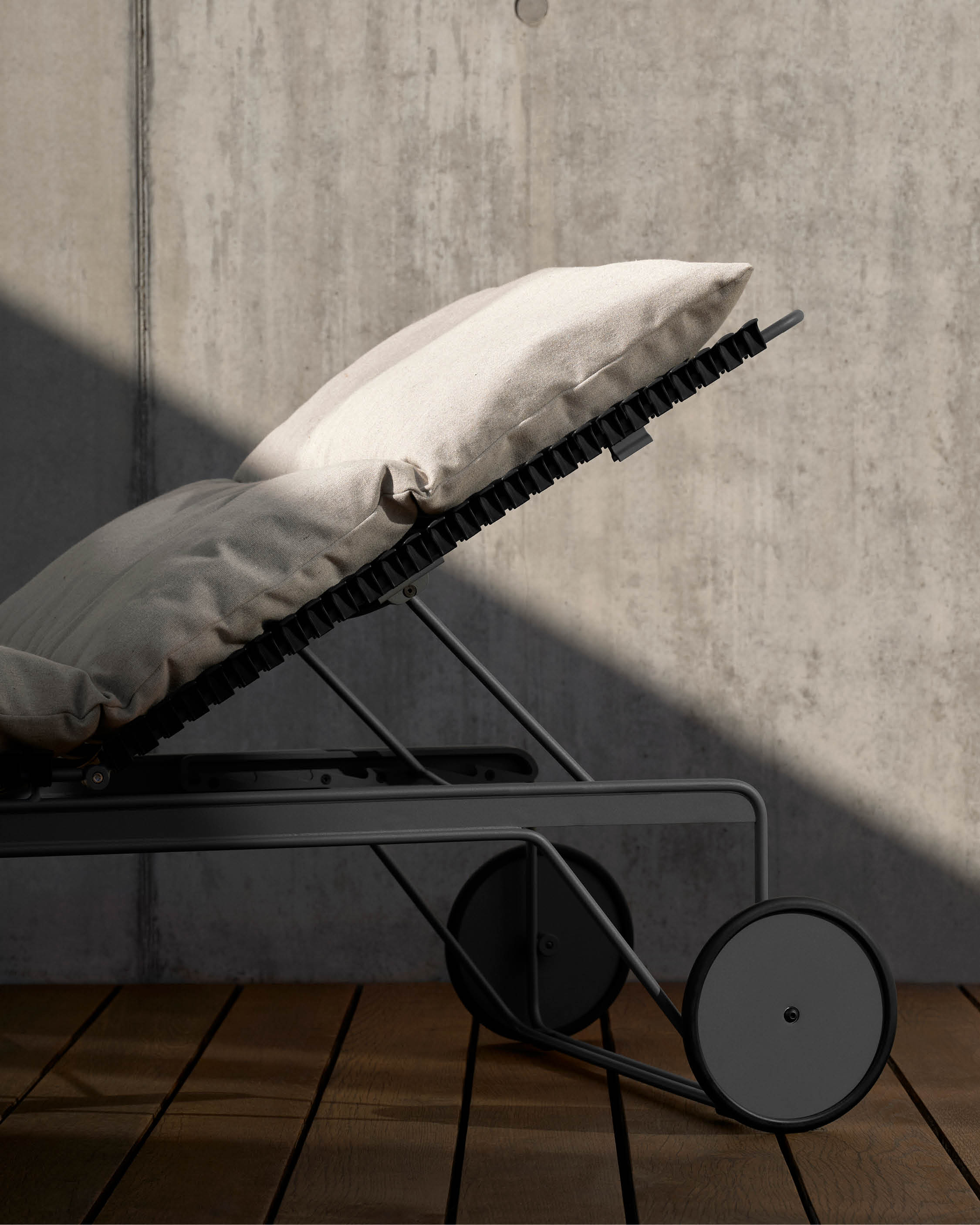 Click Adjustable Chaise Longue Sonnenliege Outdoor HOUE