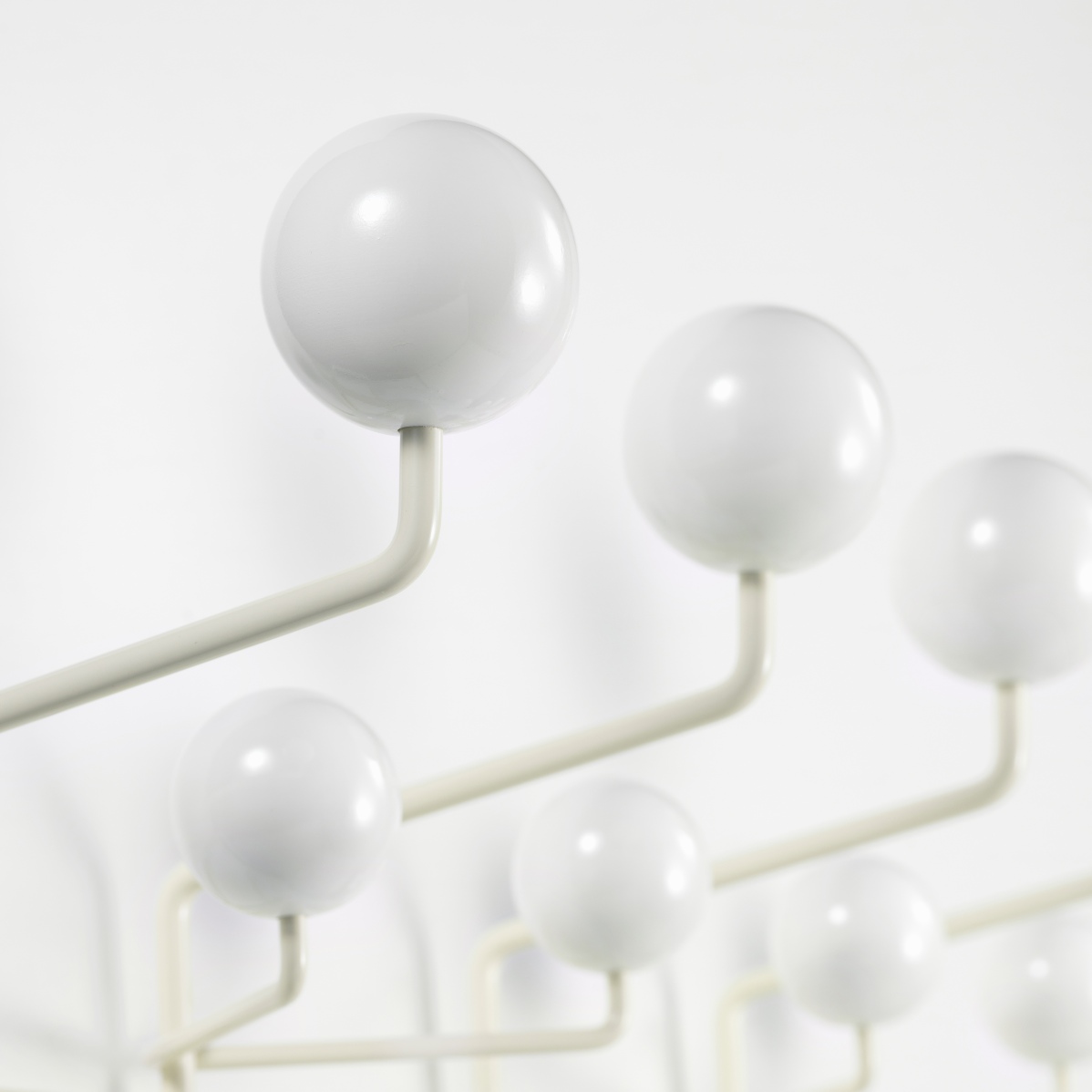 Eames Hang it all Garderobe Warmweiss Vitra NEUE VERSION 