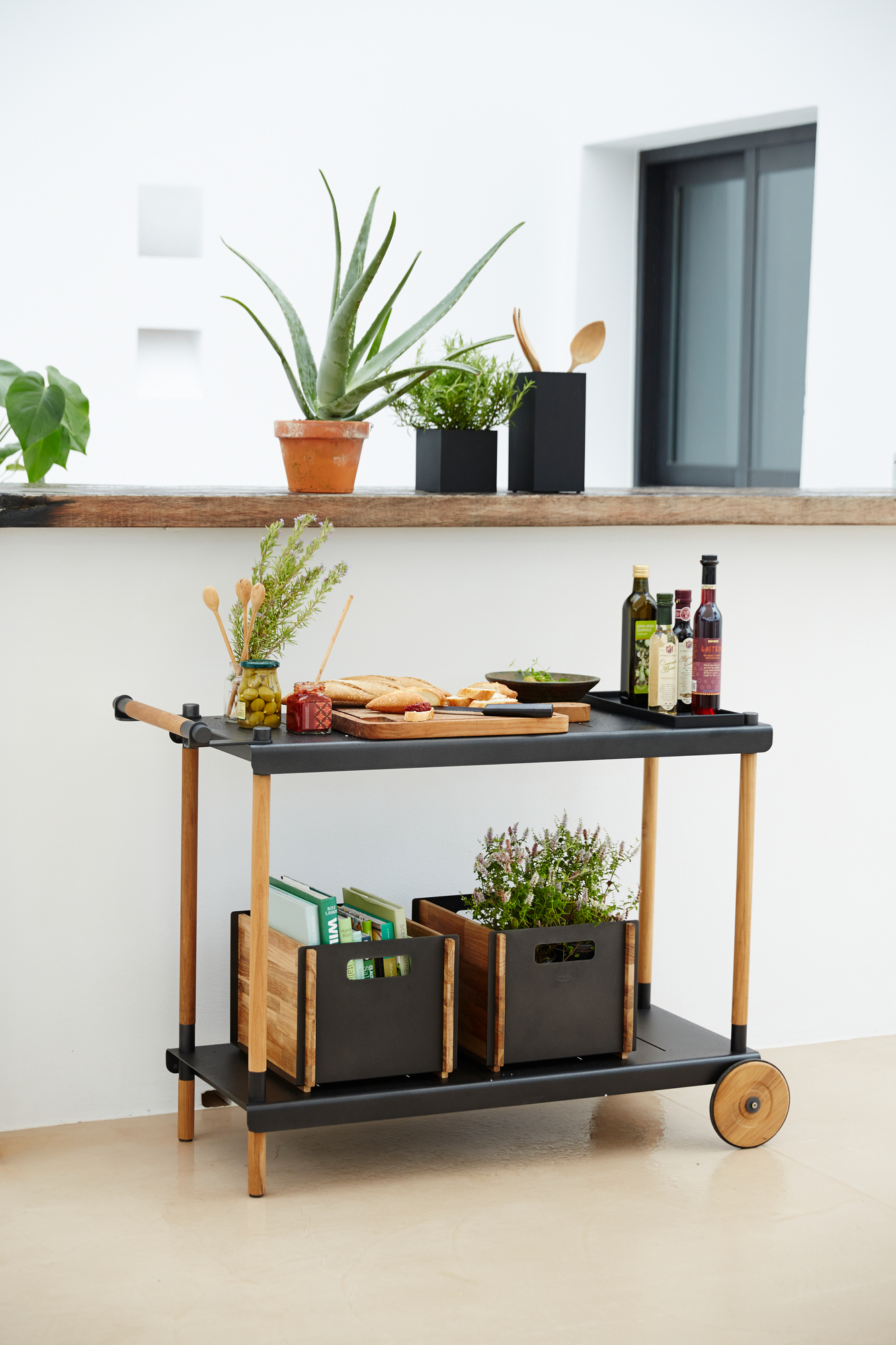 Frame Indoor / Outdoor Barwagen Cane-Line
