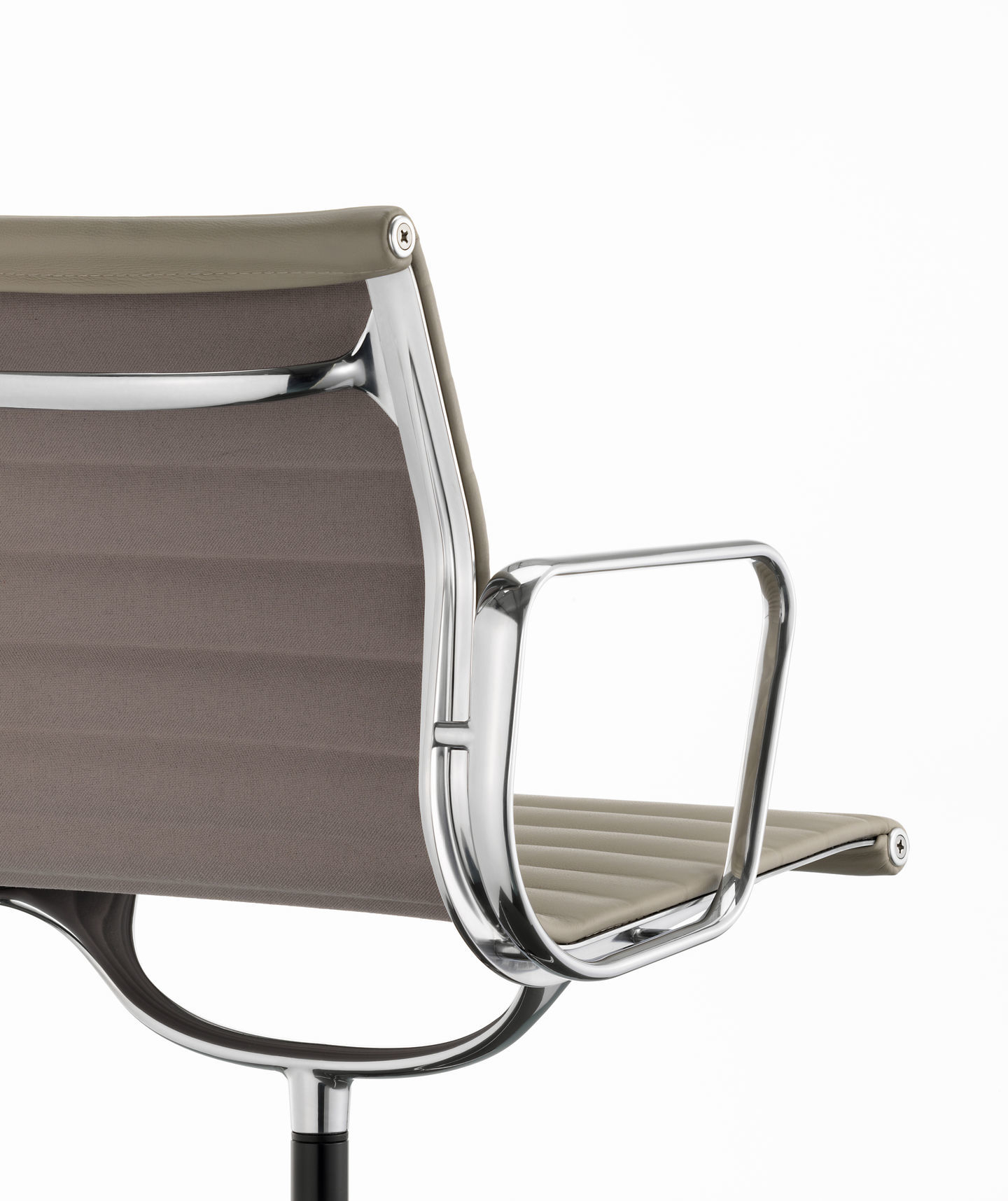 Aluminium Chair EA 104 / EA104 Stuhl Vitra
