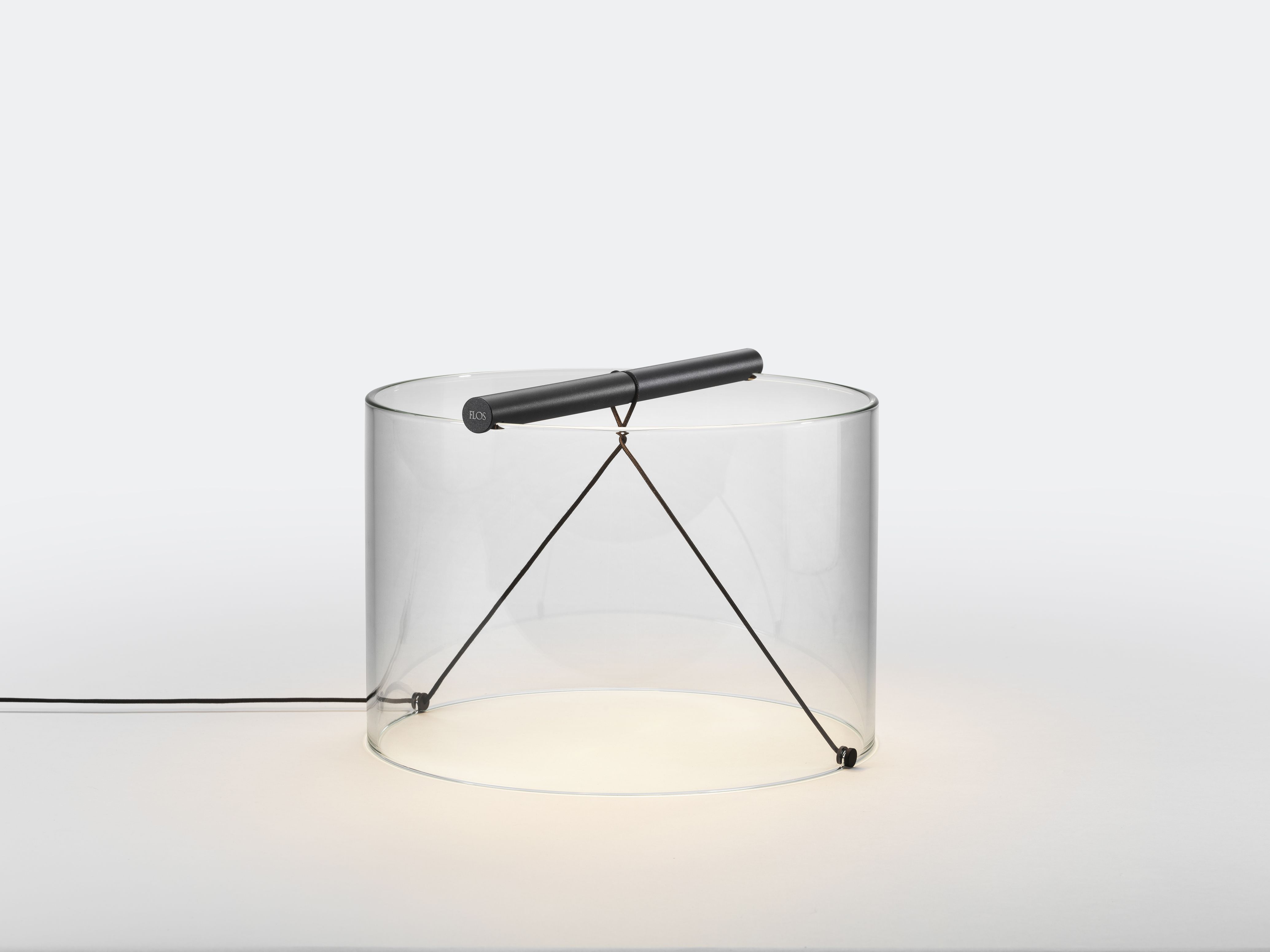 To-Tie T3 LED Tischleuchte Flos Schwarz eloxiert