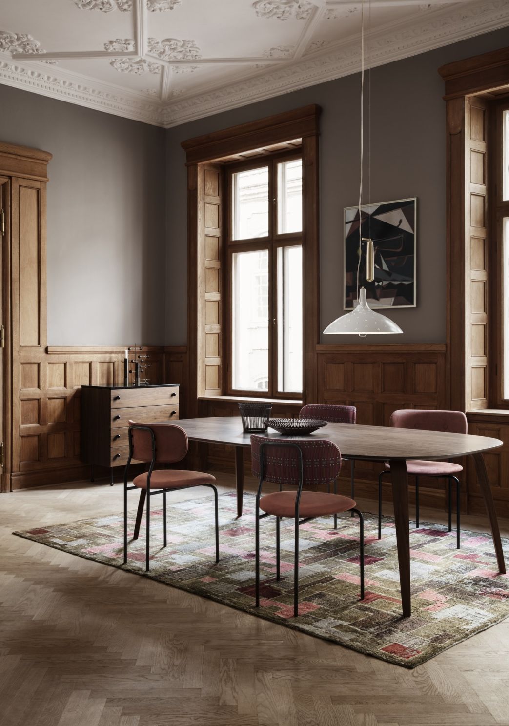 GUBI Dining Table Esstisch elliptisch Gubi