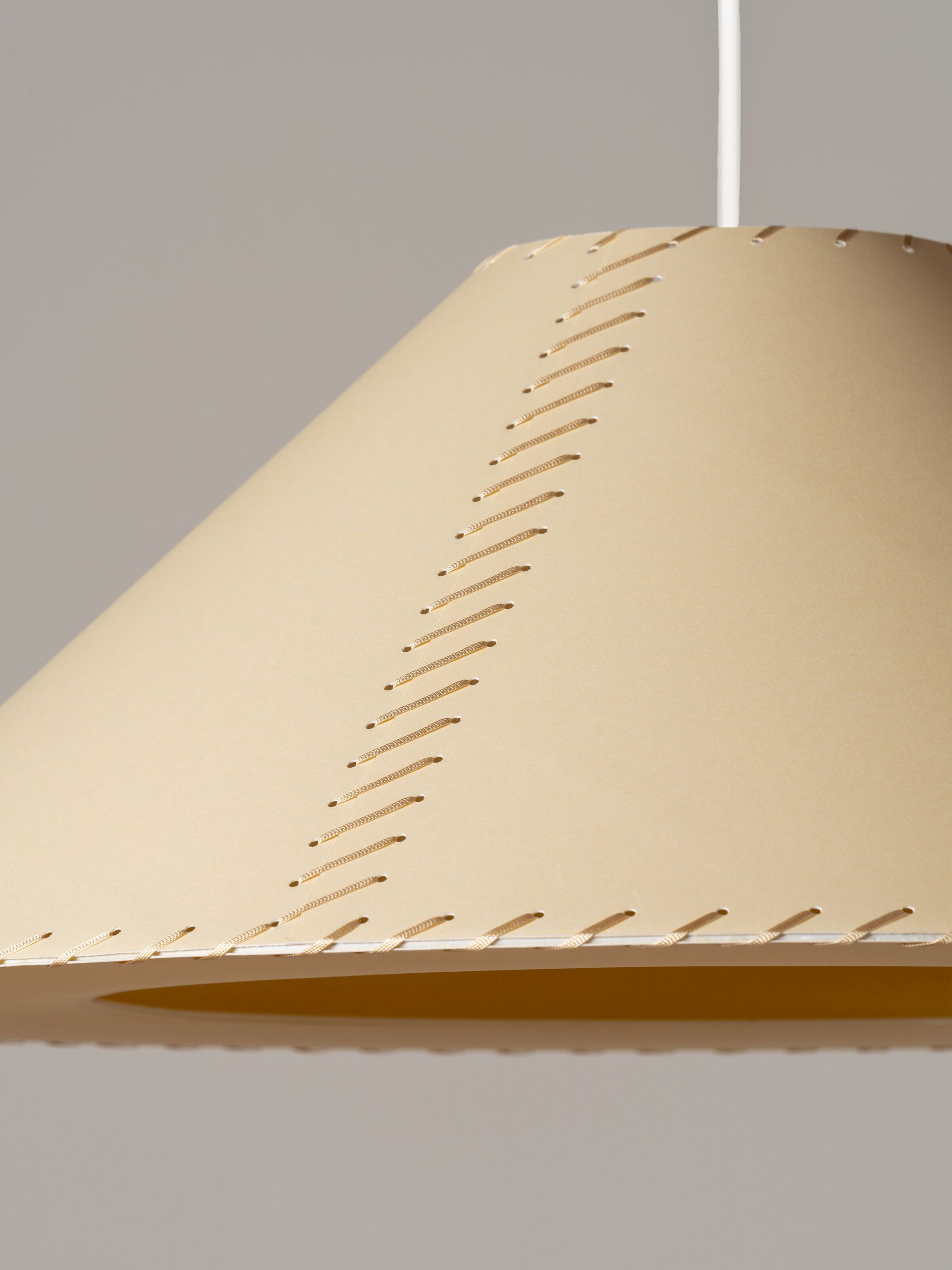 Sísísí cónicas planas MT5 Pendelleuchte Ø64cm beige Santa & Cole